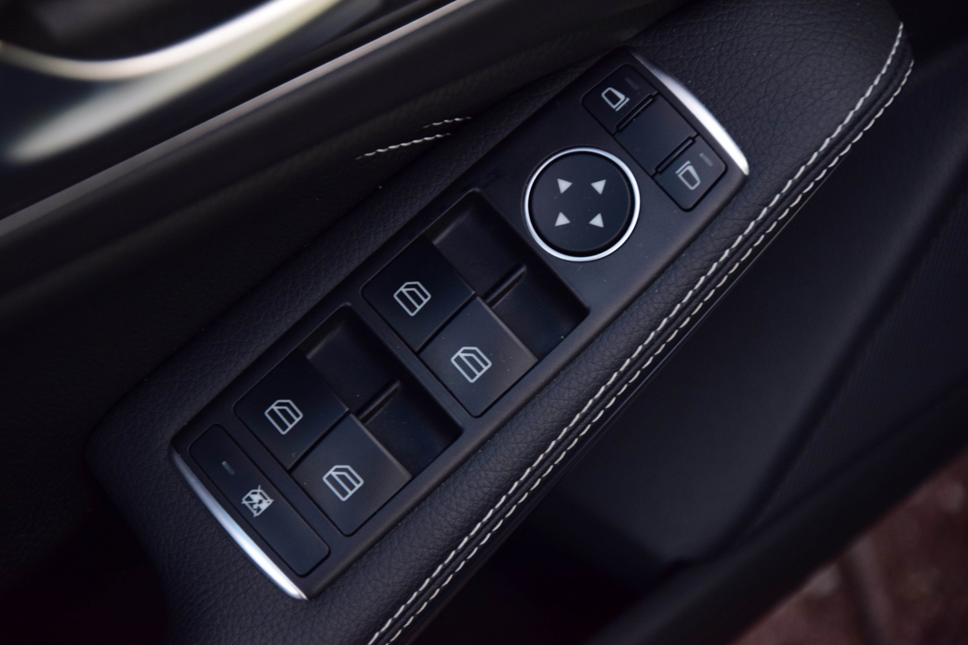 Mercedes-Benz A-Klasse 180 D Urban LED/Navi/Verw-stln Aut7 Foto 8