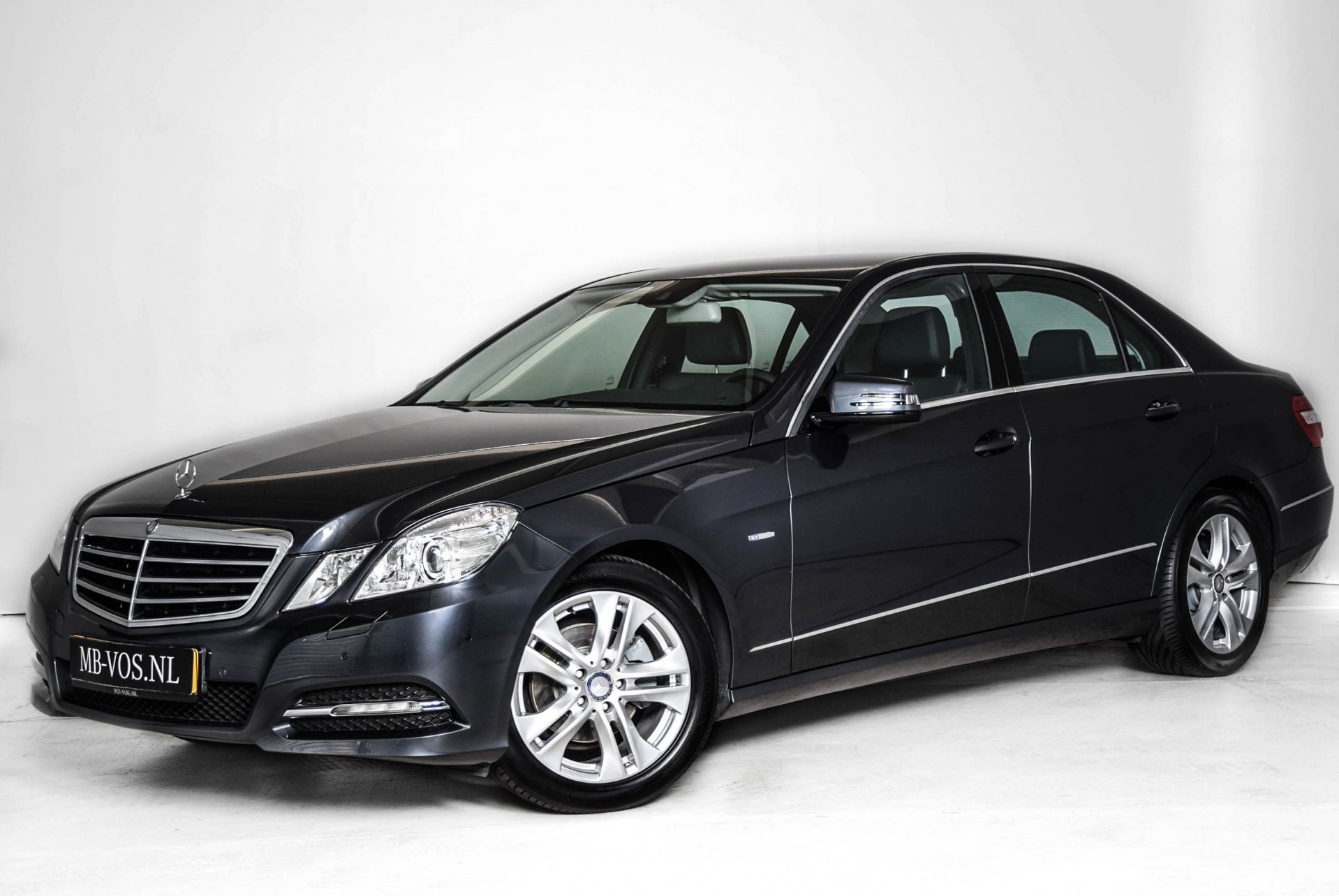 Mercedes-Benz E-Klasse 200 CGI Avantgarde Navi/ILS/Verw-stln Aut5 Foto 1