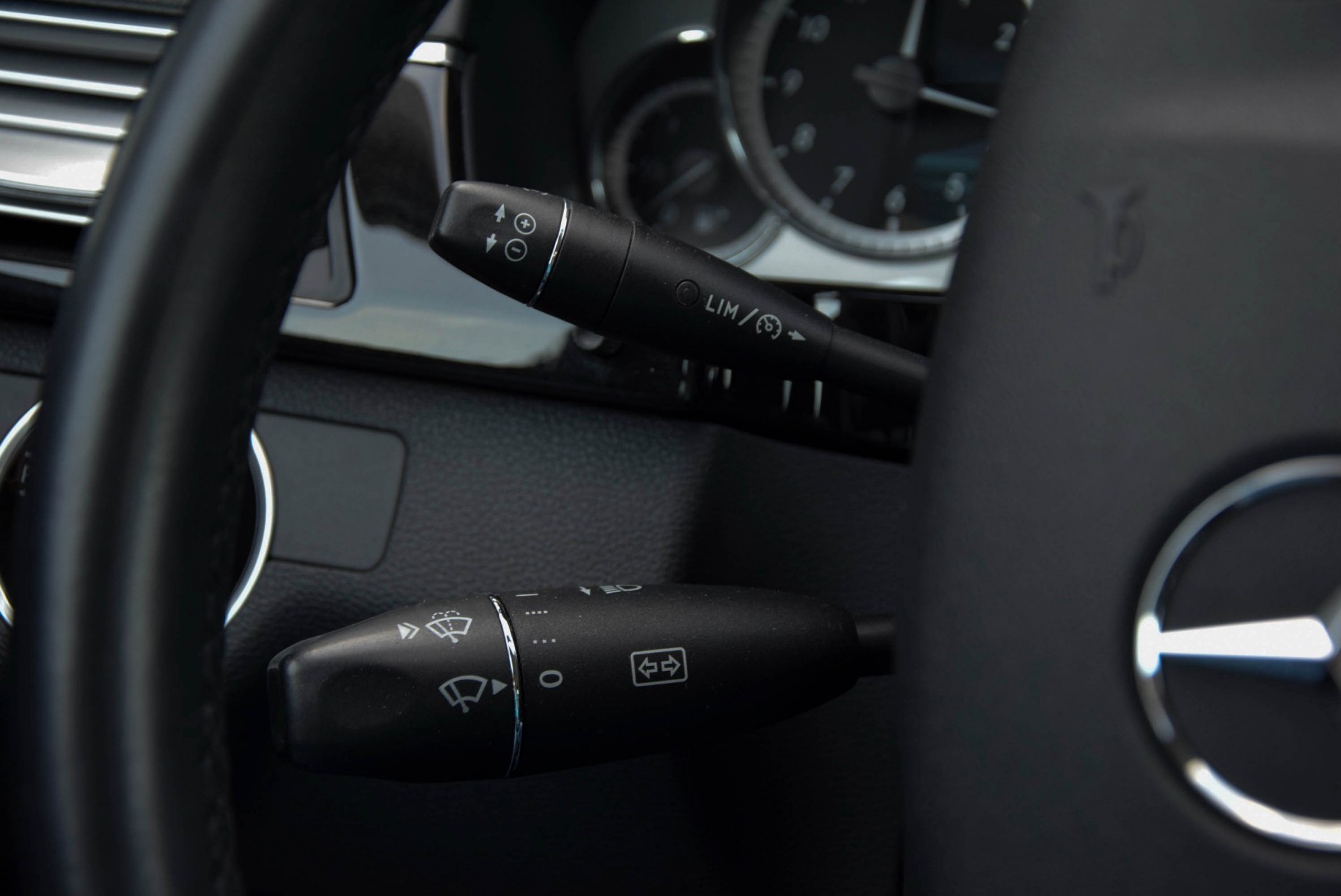 Mercedes-Benz E-Klasse 200 CGI Avantgarde Navi/ILS/Verw-stln Aut5 Foto 10