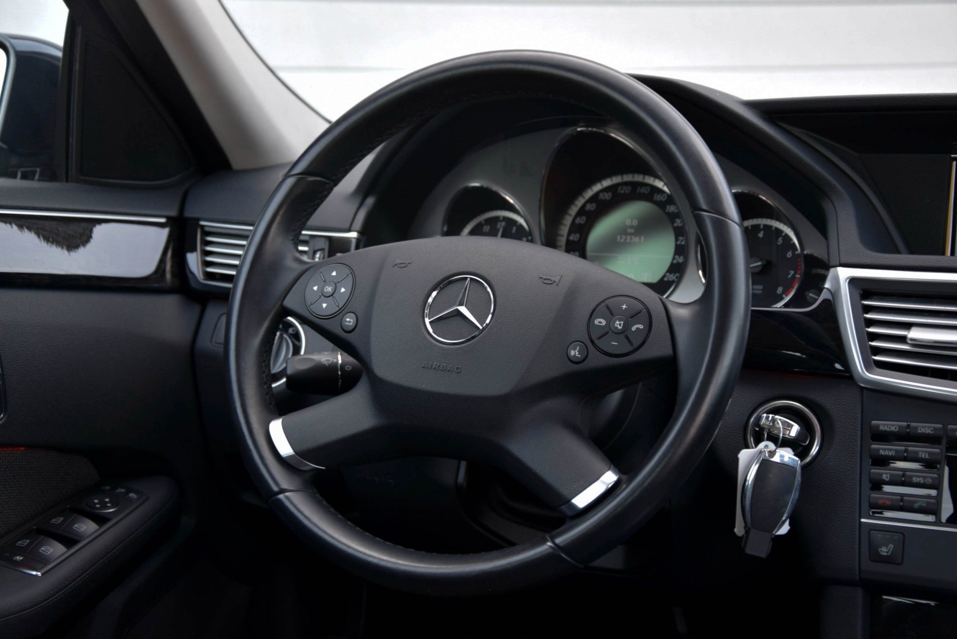 Mercedes-Benz E-Klasse 200 CGI Avantgarde Navi/ILS/Verw-stln Aut5 Foto 11