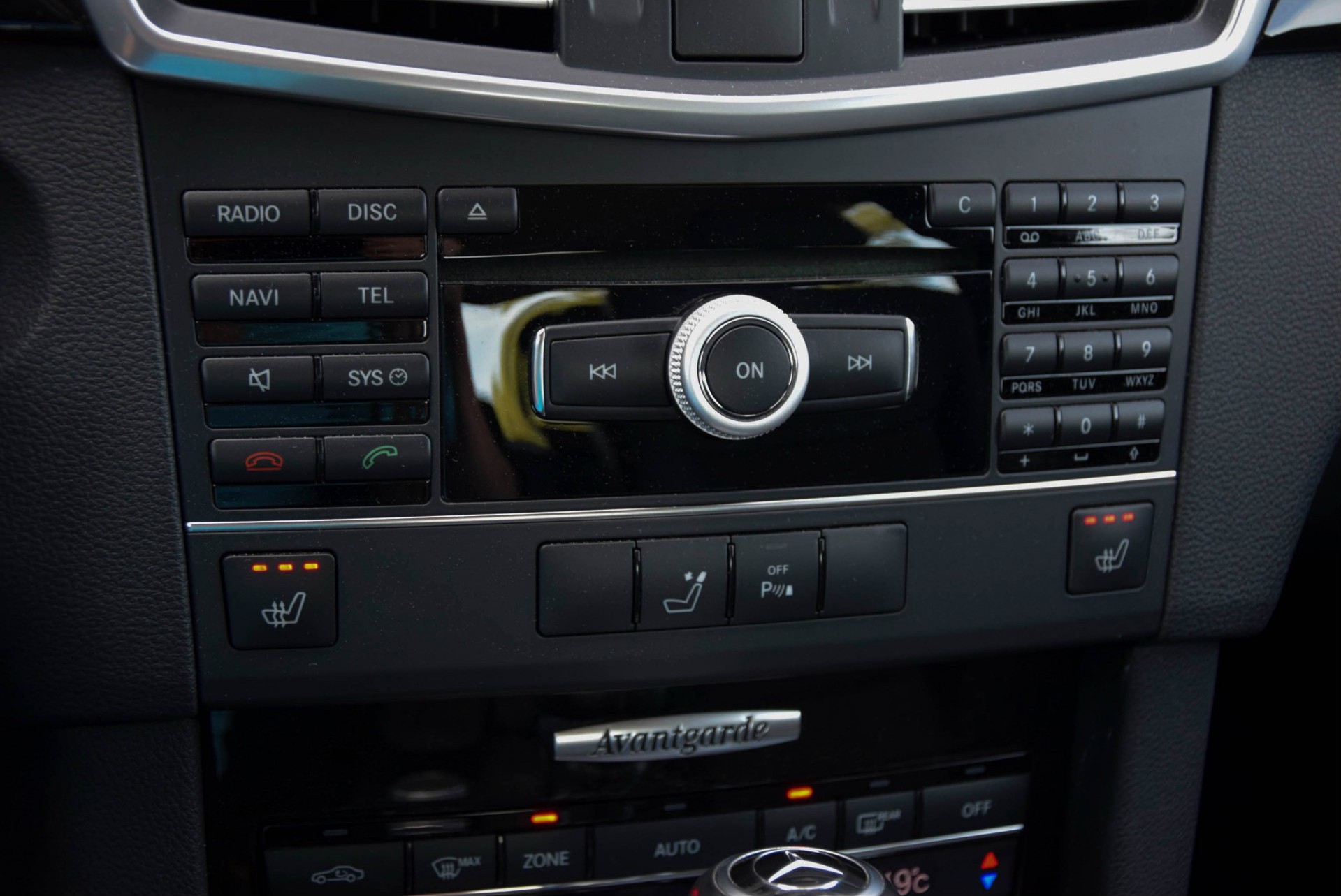 Mercedes-Benz E-Klasse 200 CGI Avantgarde Navi/ILS/Verw-stln Aut5 Foto 13