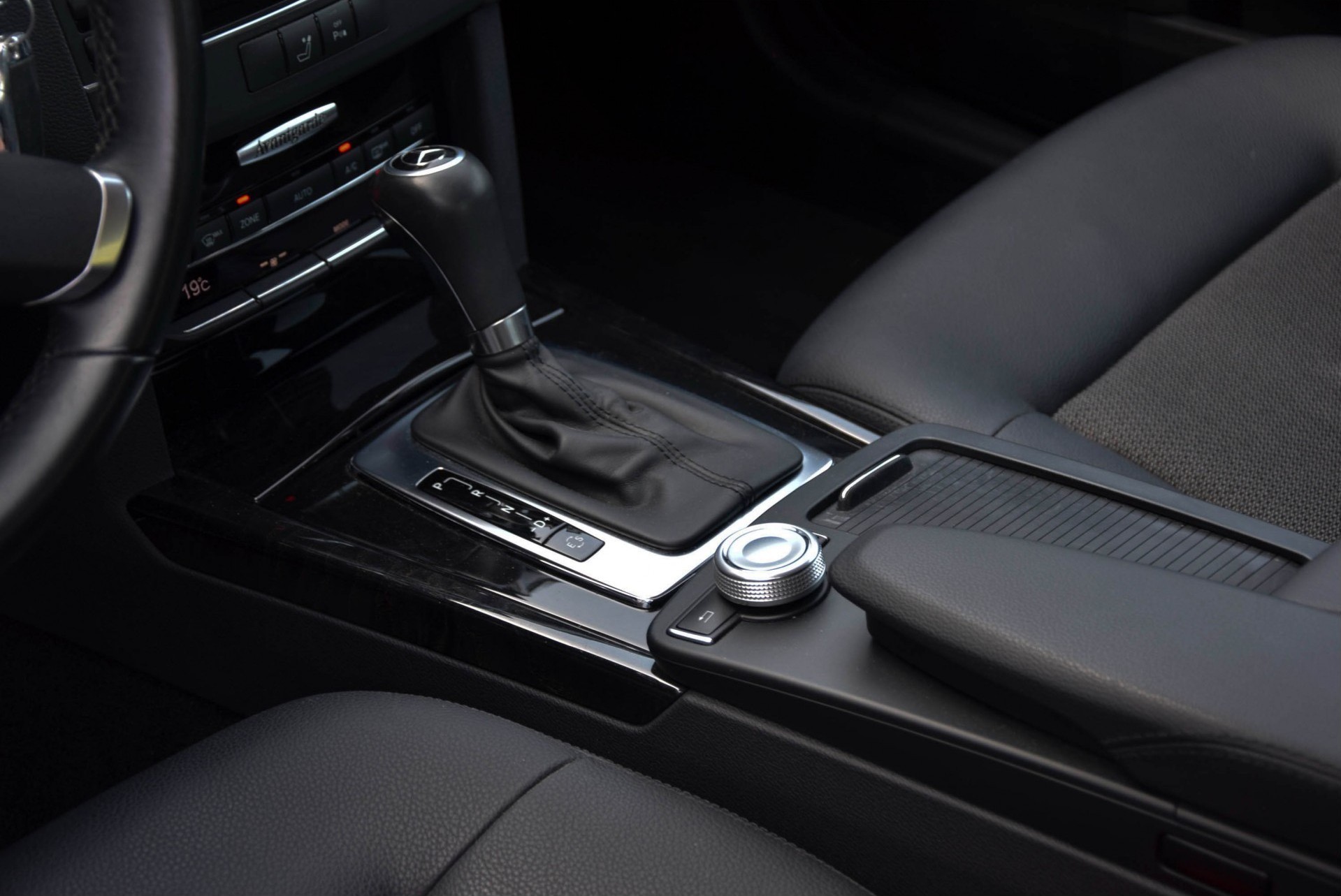 Mercedes-Benz E-Klasse 200 CGI Avantgarde Navi/ILS/Verw-stln Aut5 Foto 14