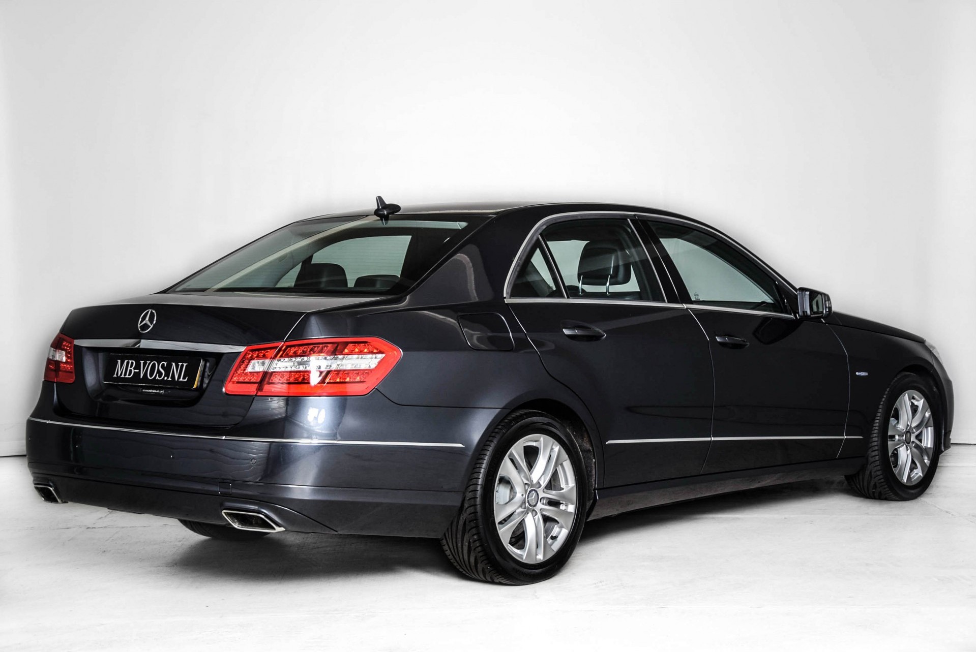 Mercedes-Benz E-Klasse 200 CGI Avantgarde Navi/ILS/Verw-stln Aut5 Foto 2