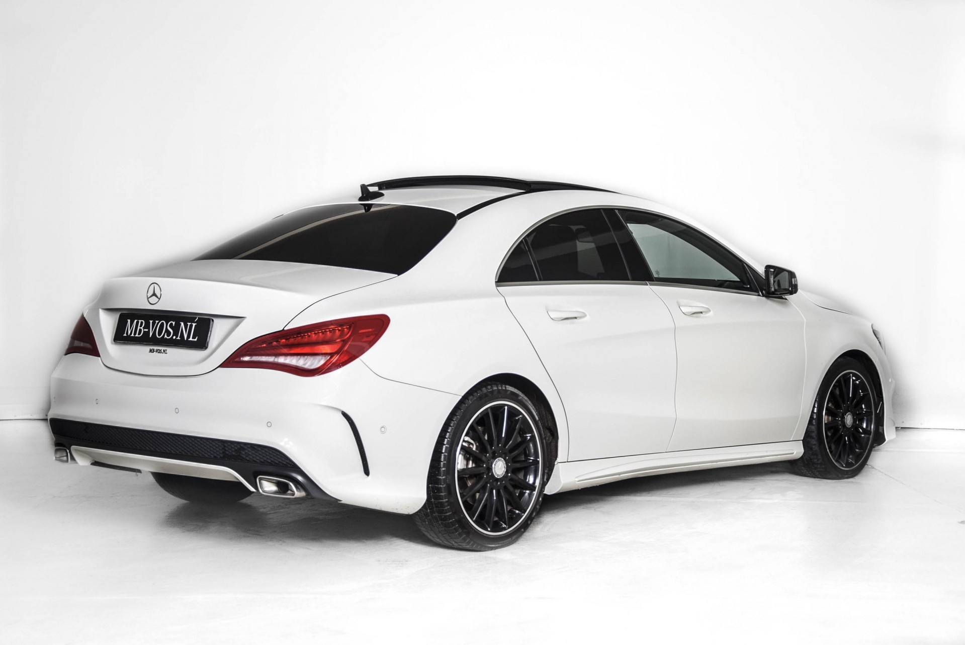 Mercedes-Benz CLA-Klasse 220 Cdi AMG Exclusive/Panorama/Comand/Harman-Kardon/Mem Aut7 Foto 2