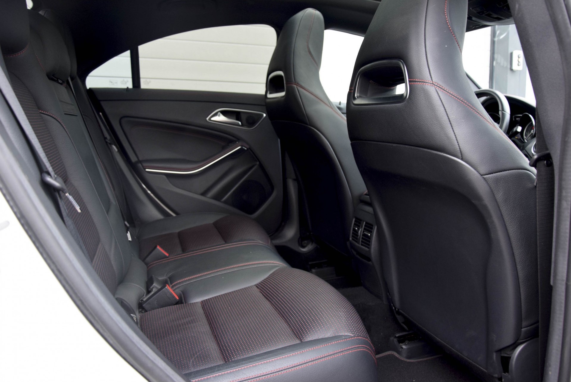 Mercedes-Benz CLA-Klasse 220 Cdi AMG Exclusive/Panorama/Comand/Harman-Kardon/Mem Aut7 Foto 4