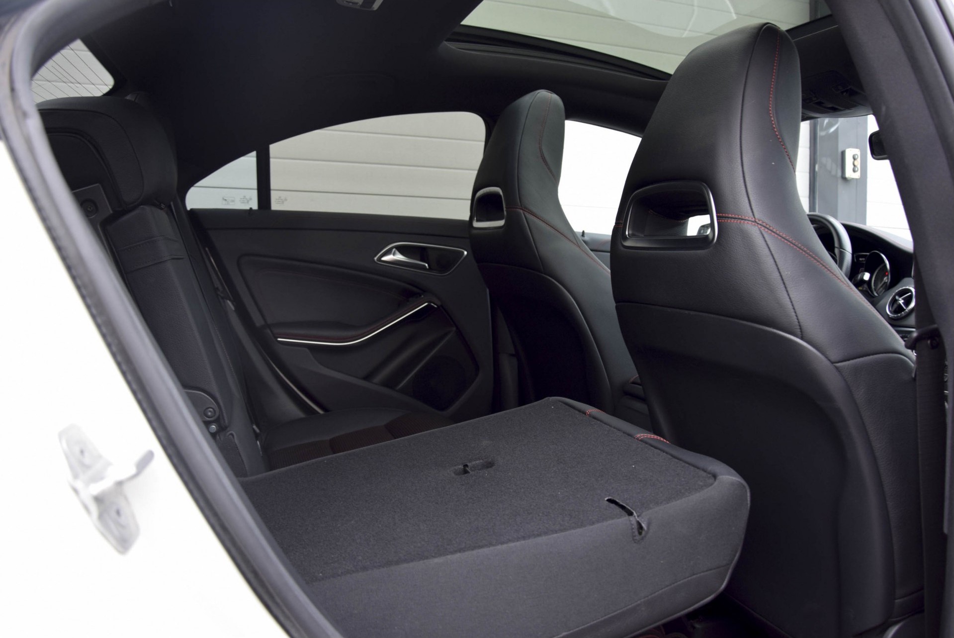 Mercedes-Benz CLA-Klasse 220 Cdi AMG Exclusive/Panorama/Comand/Harman-Kardon/Mem Aut7 Foto 5