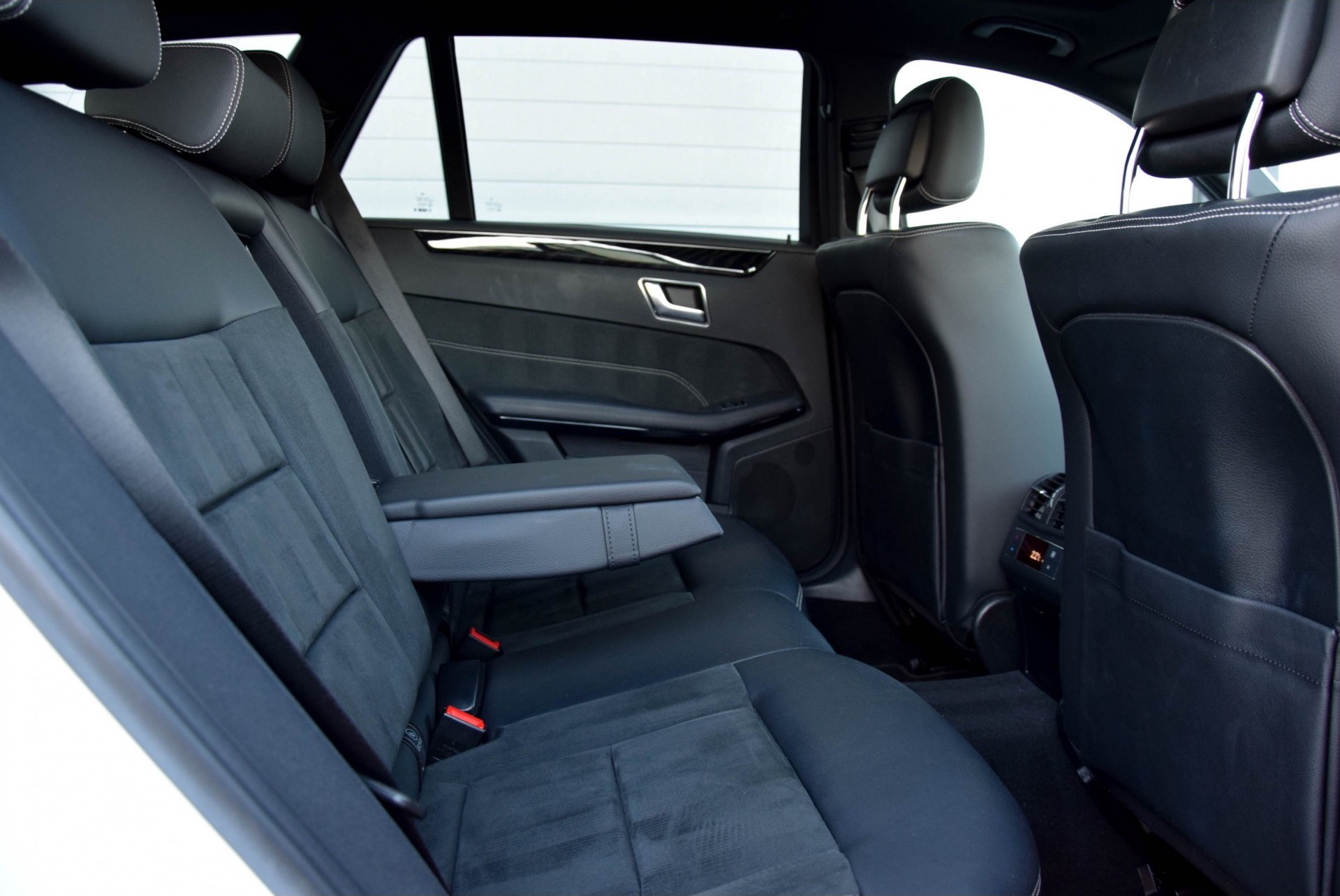 Mercedes-Benz E-Klasse Estate 250 Bluetec AMG Night Comand/ILS/Schuifdak Aut9 Foto 4