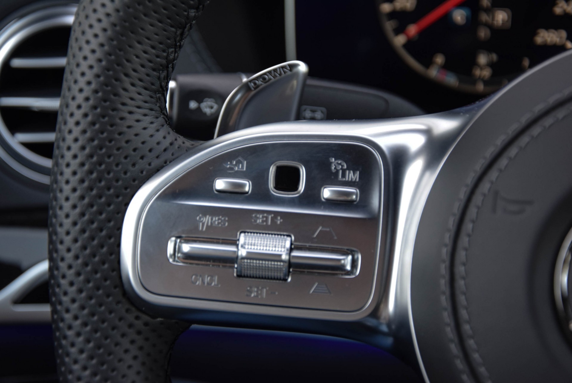 Mercedes-Benz S-Klasse 560 Lang 4-M AMG Plus Premium Plus Aut9 Foto 12