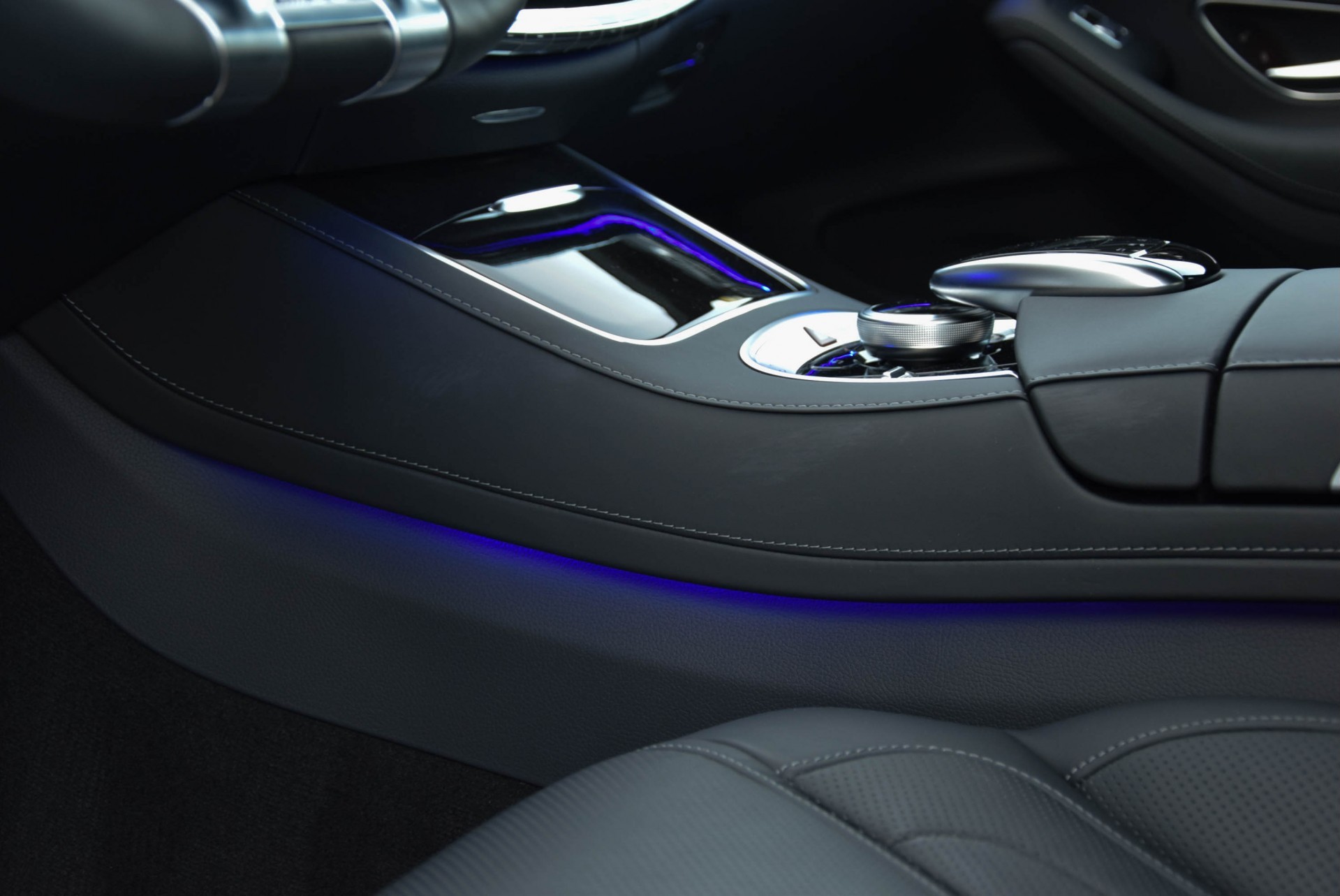 Mercedes-Benz S-Klasse 560 Lang 4-M AMG Plus Premium Plus Aut9 Foto 16