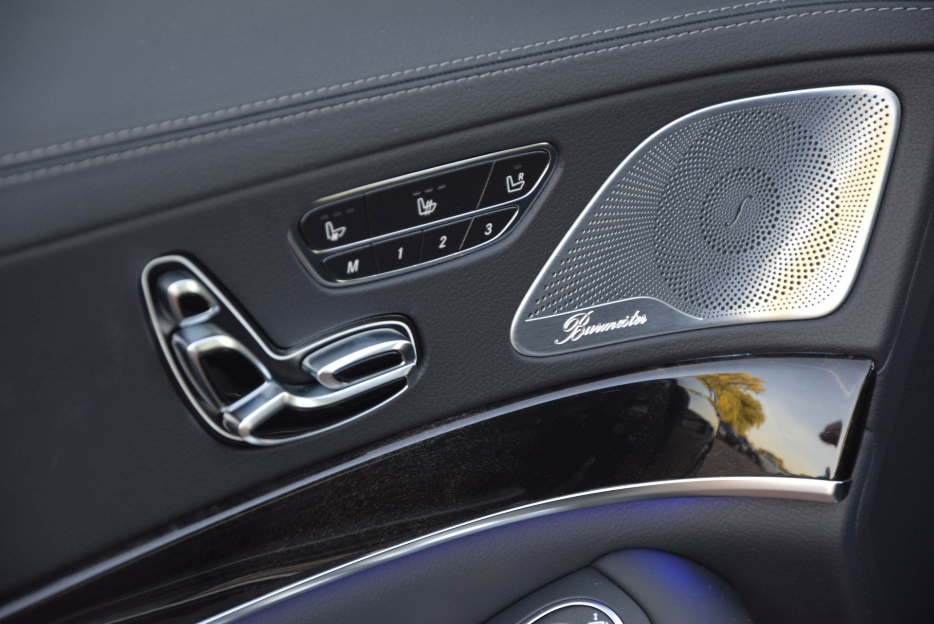 Mercedes-Benz S-Klasse 560 Lang 4-M AMG Plus Premium Plus Aut9 Foto 8