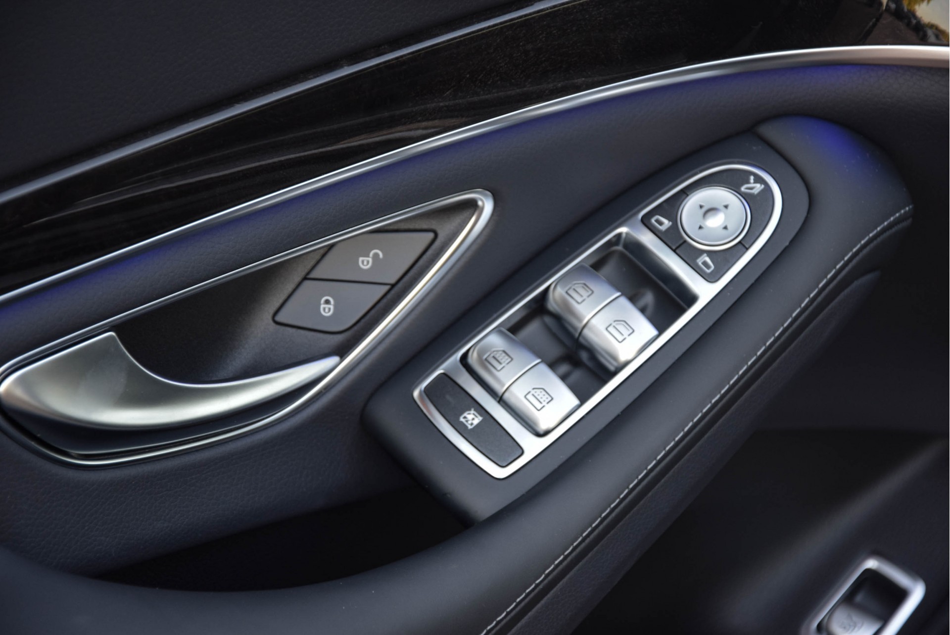 Mercedes-Benz S-Klasse 560 Lang 4-M AMG Plus Premium Plus Aut9 Foto 9