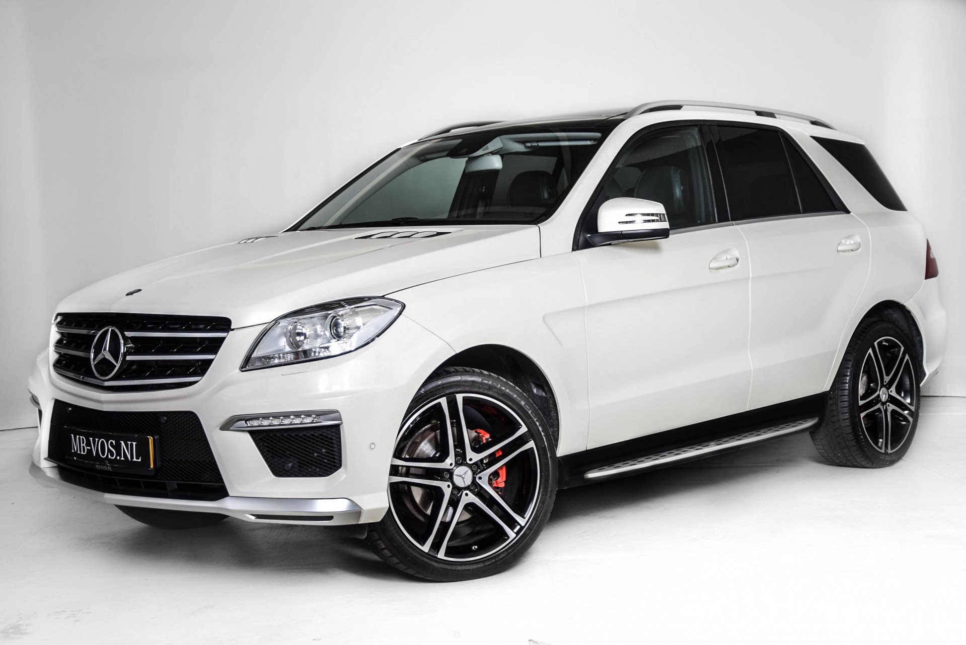 Mercedes-Benz M-Klasse 350 Bluetec 4-M Aut7 origineel 63 AMG uitgevoerd Foto 1