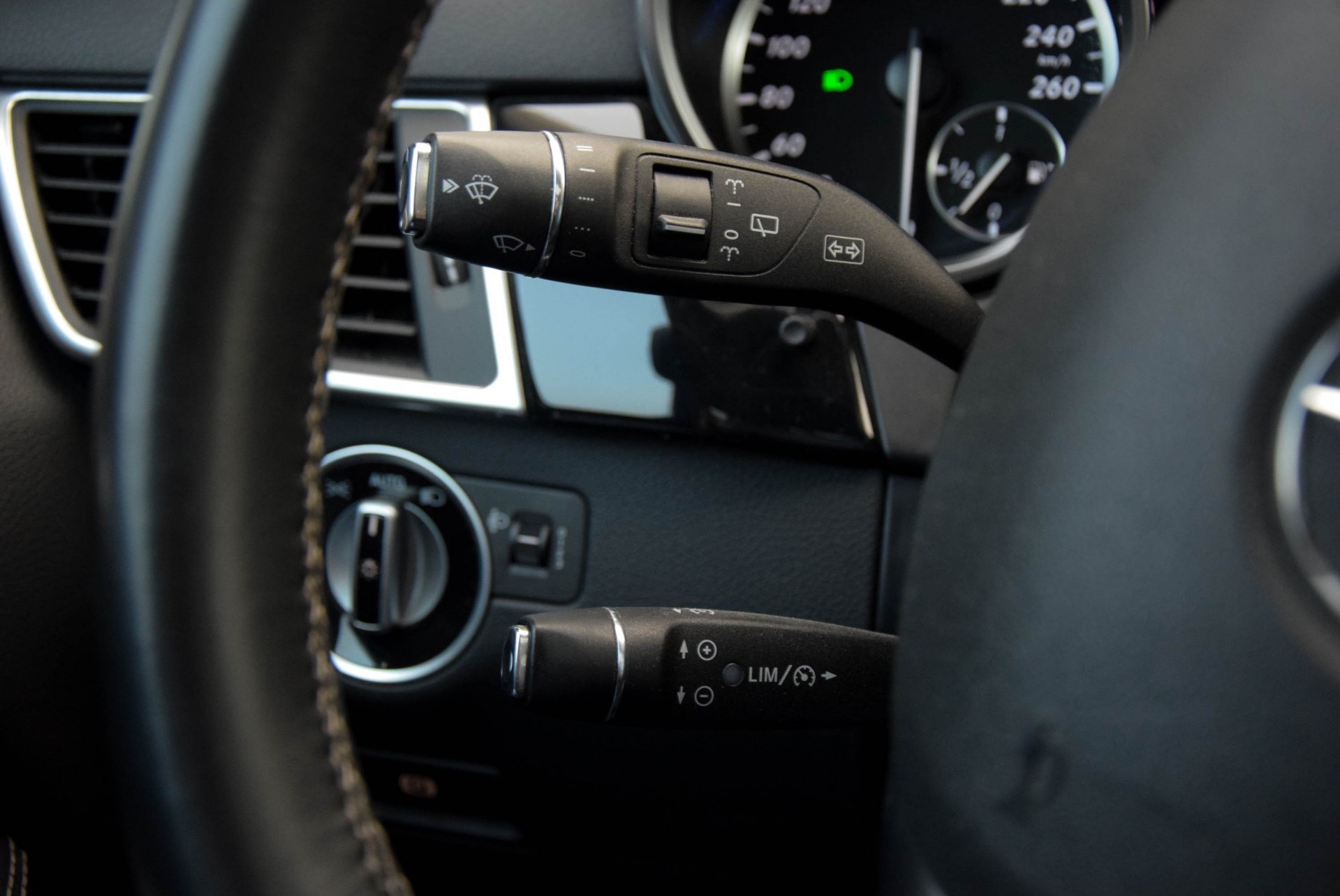 Mercedes-Benz M-Klasse 350 Bluetec 4-M Aut7 origineel 63 AMG uitgevoerd Foto 11