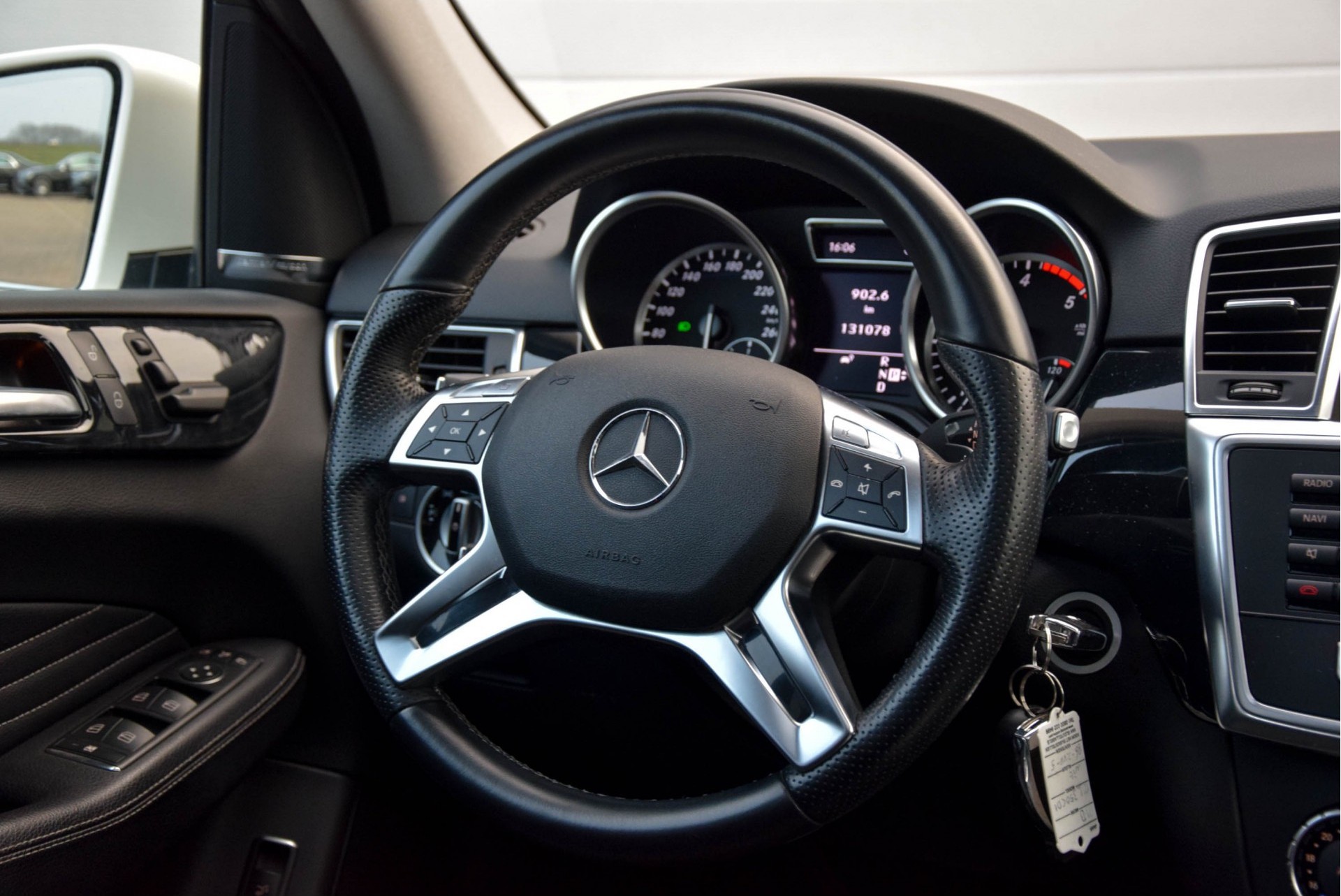 Mercedes-Benz M-Klasse 350 Bluetec 4-M Aut7 origineel 63 AMG uitgevoerd Foto 13