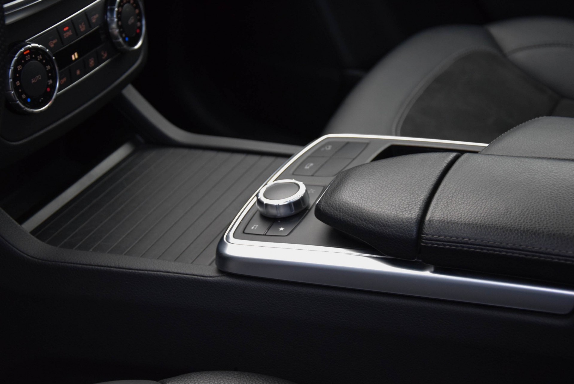 Mercedes-Benz M-Klasse 350 Bluetec 4-M Aut7 origineel 63 AMG uitgevoerd Foto 18