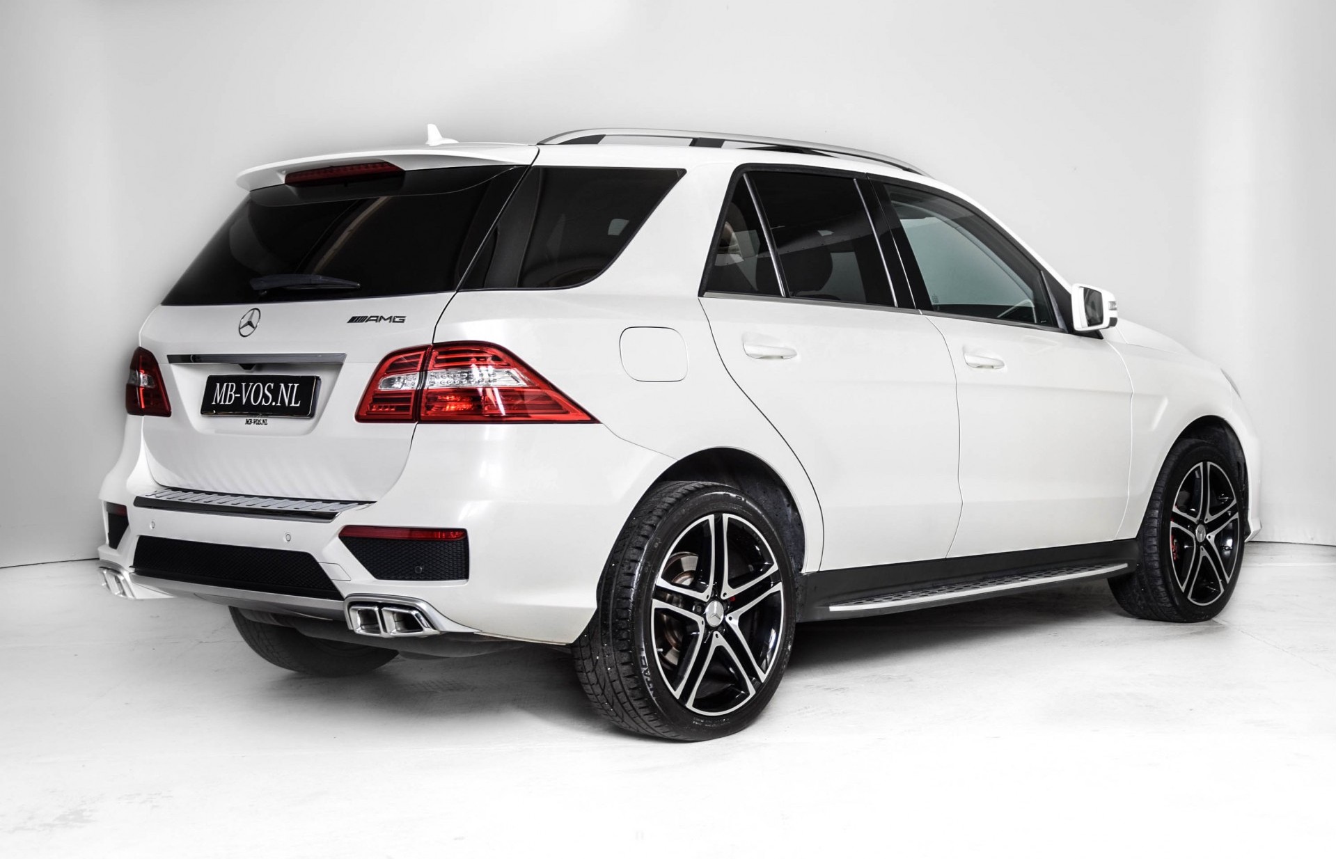 Mercedes-Benz M-Klasse 350 Bluetec 4-M Aut7 origineel 63 AMG uitgevoerd Foto 2