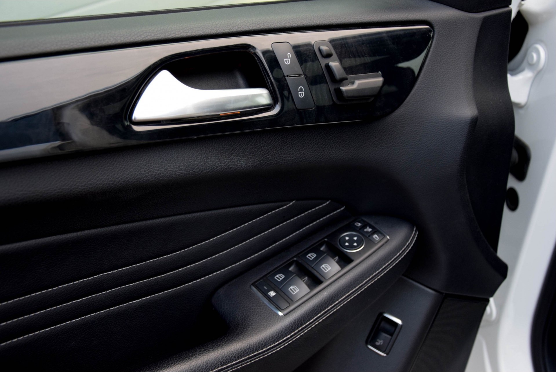 Mercedes-Benz M-Klasse 350 Bluetec 4-M Aut7 origineel 63 AMG uitgevoerd Foto 8