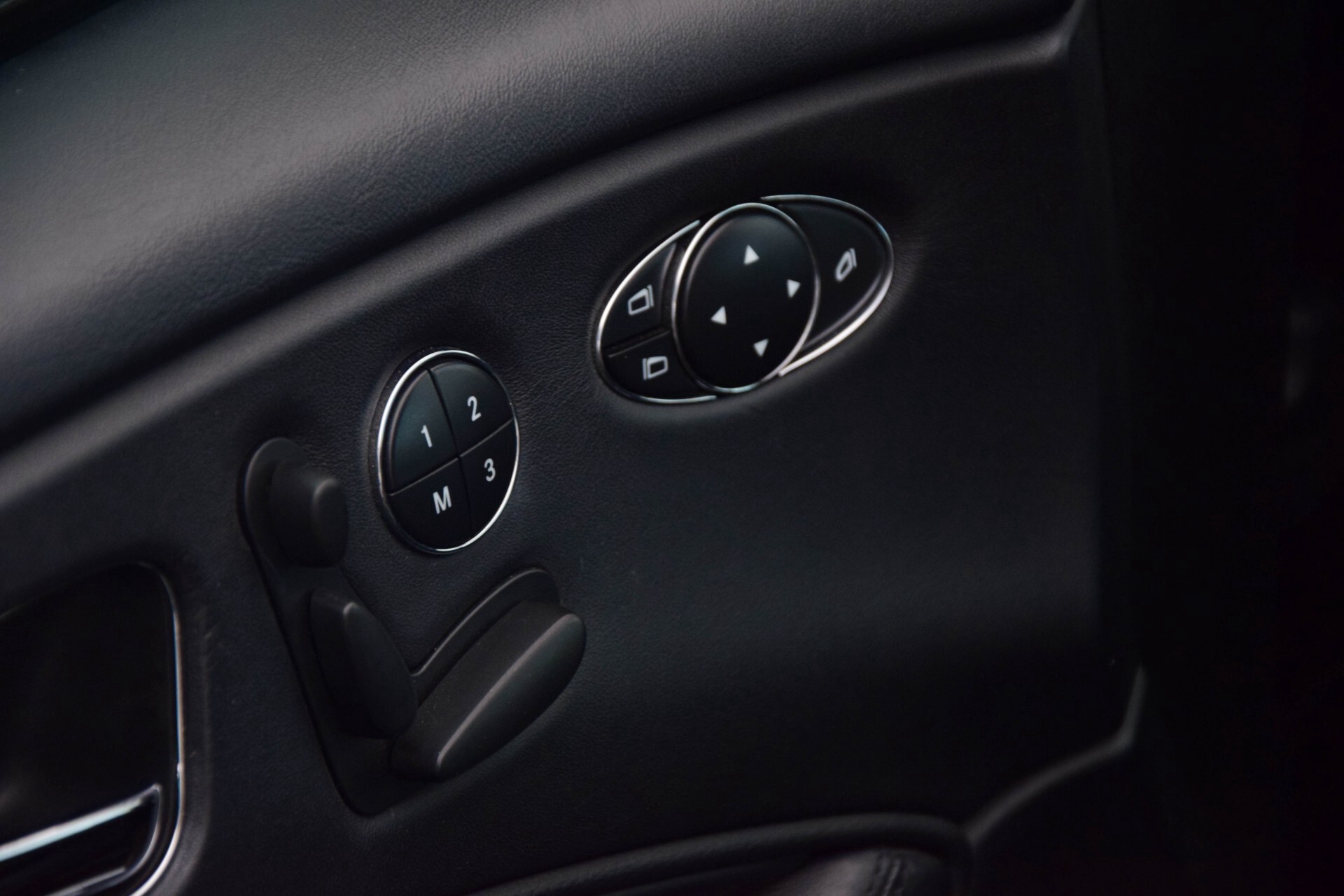 Mercedes-Benz CLS-Klasse 63 AMG Distronic/Dak/Harman Kardon/TV/Mem/Luchtvering Aut7 Foto 8