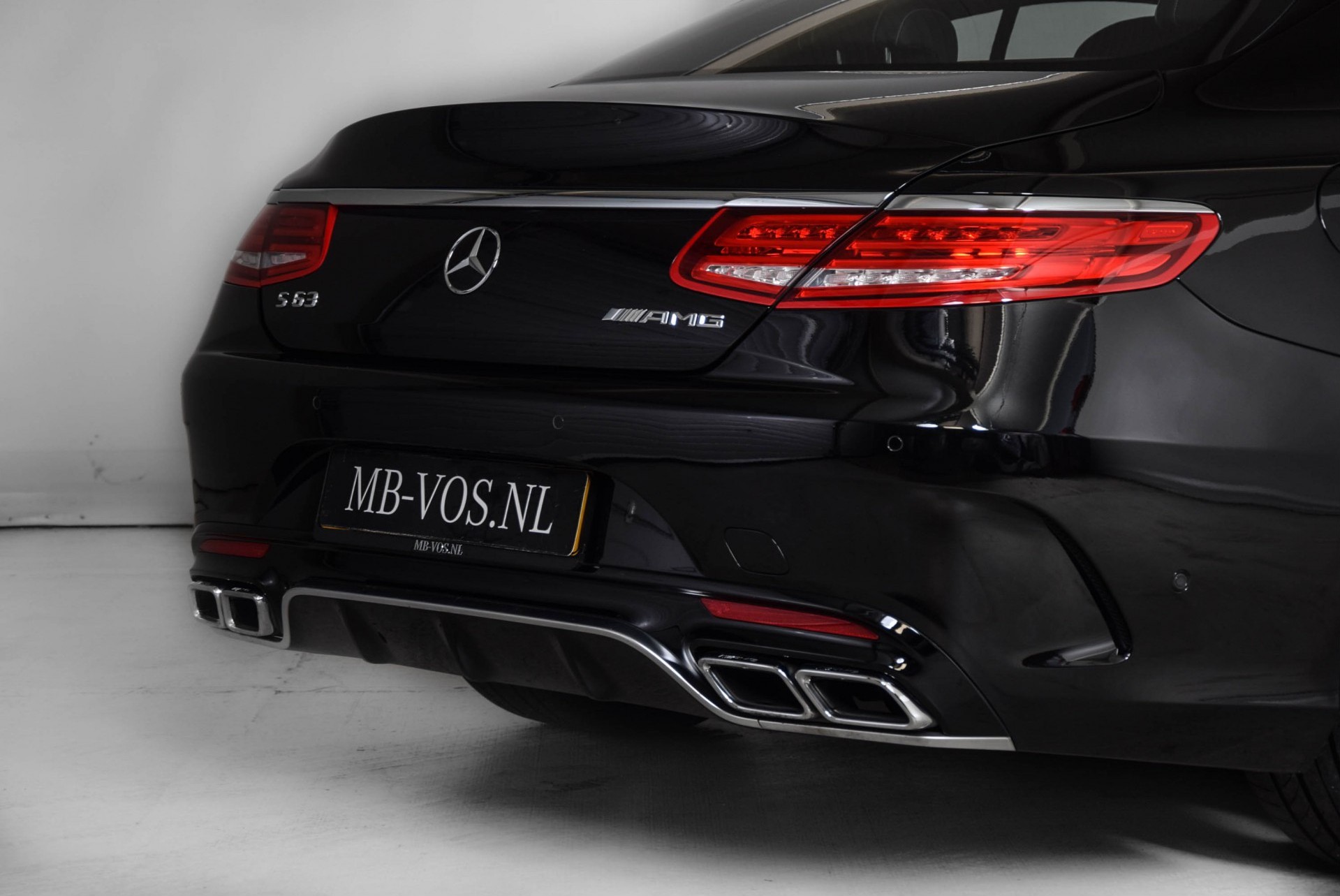 Mercedes-Benz S-Klasse Coupé 63 AMG 4-M Designo Carbon Swarowski Magic Sky Aut7 Foto 46