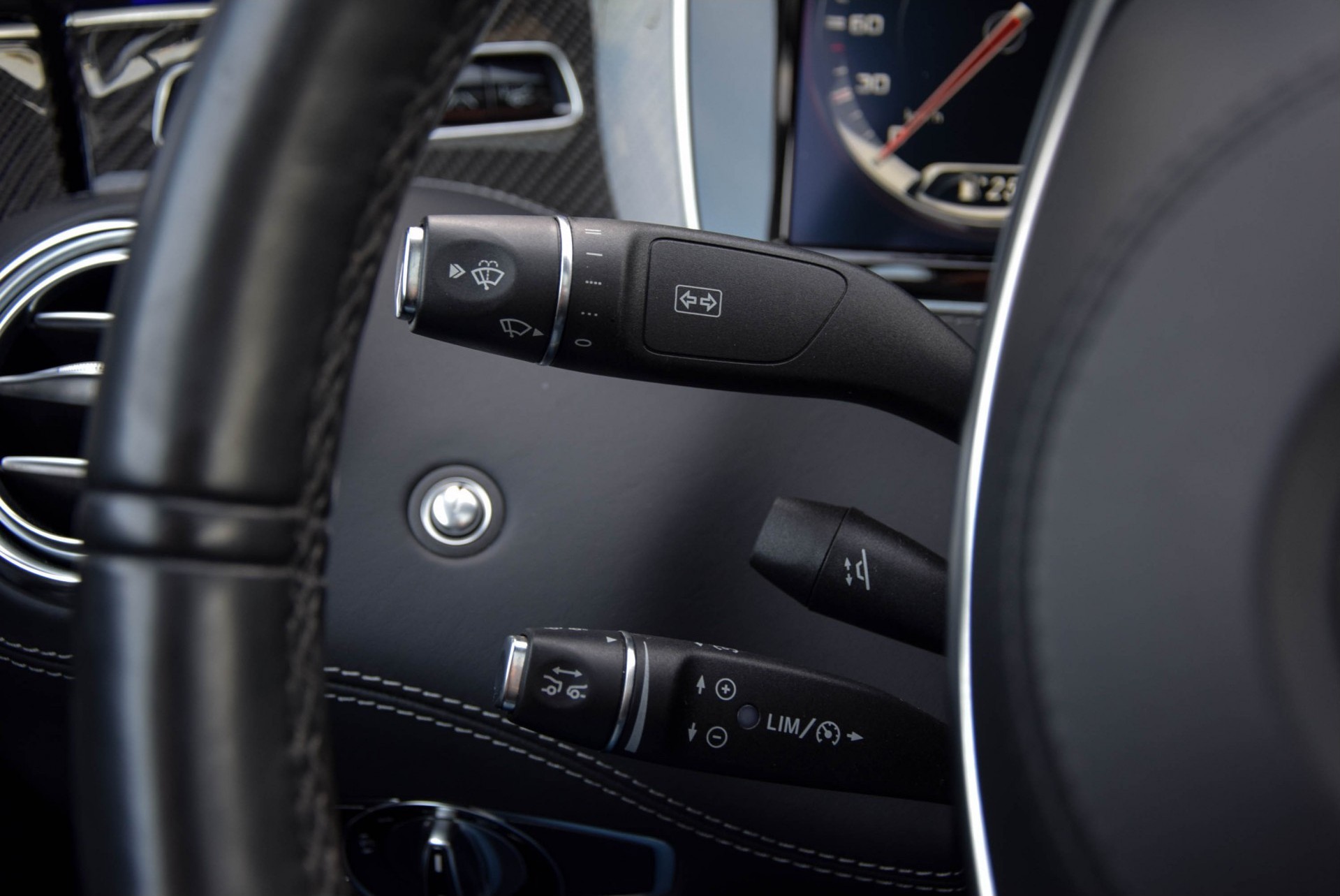 Mercedes-Benz S-Klasse Coupé 63 AMG 4-M Designo Carbon Swarowski Magic Sky Aut7 Foto 9