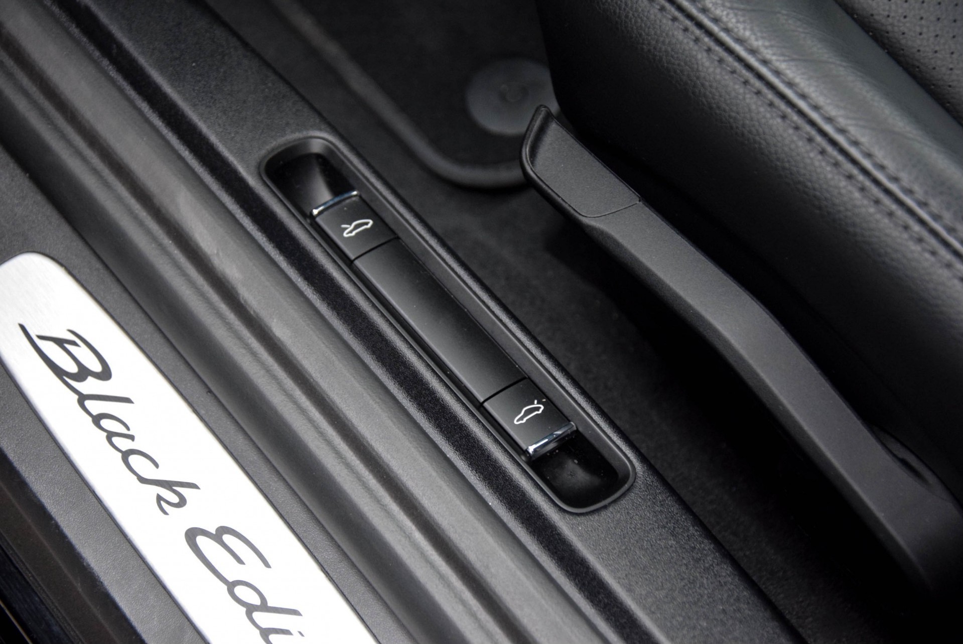 Porsche Boxster 2.7 Black Edition PDK Turbo velgen + sportuitlaat Foto 9