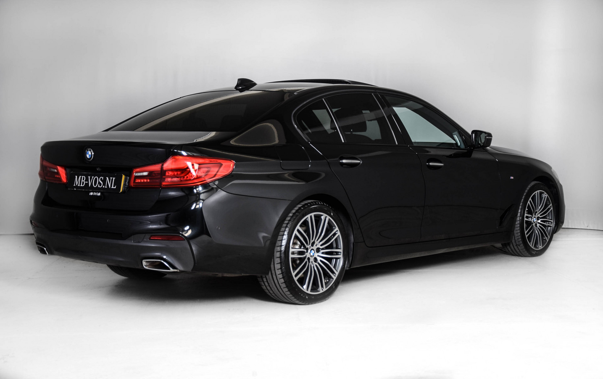 BMW 5 Serie 520d M-sport High Executive NP: €81697 Foto 2