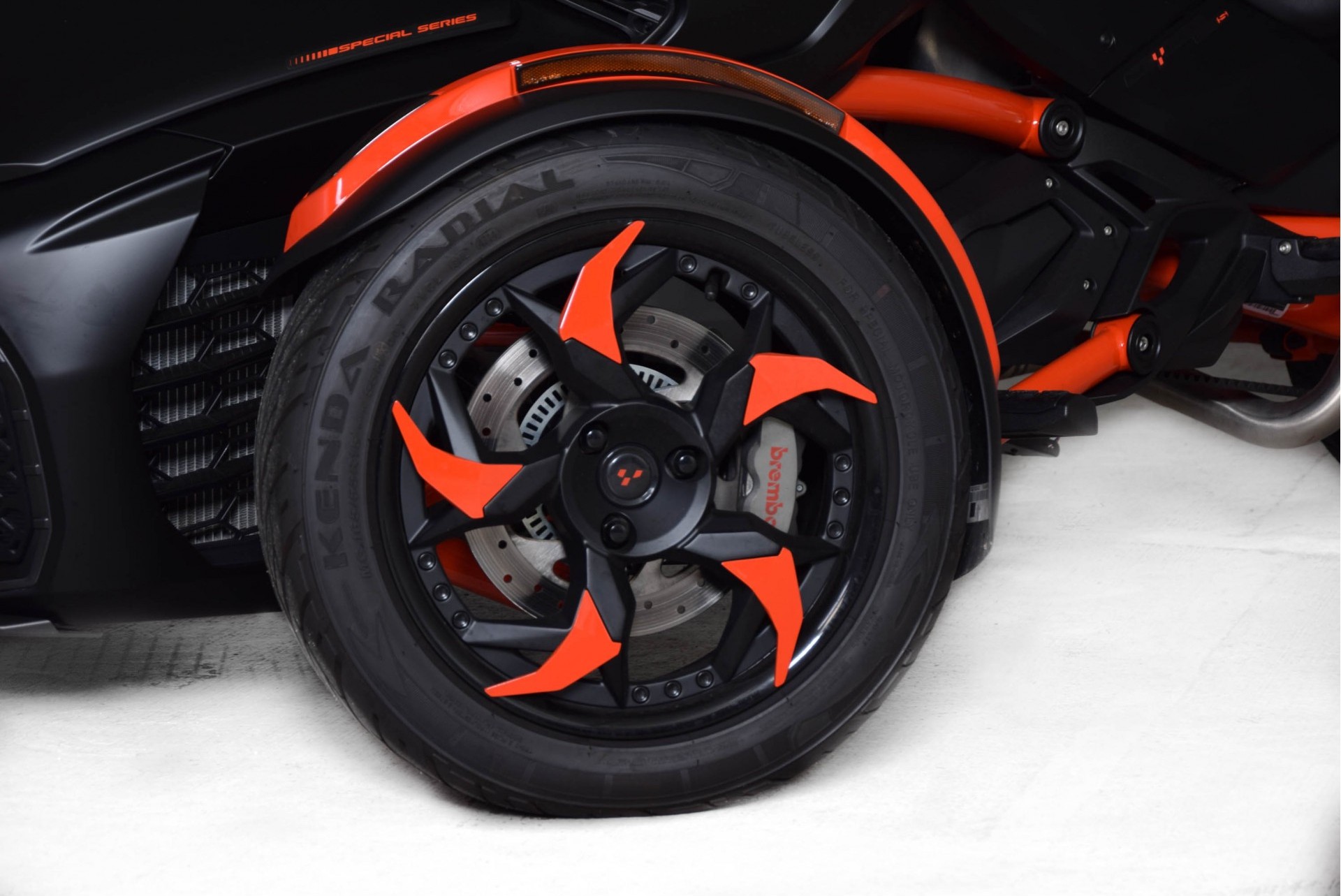 CAN-AM Tour Spyder F3-S SM6 Akrapovic Foto 5