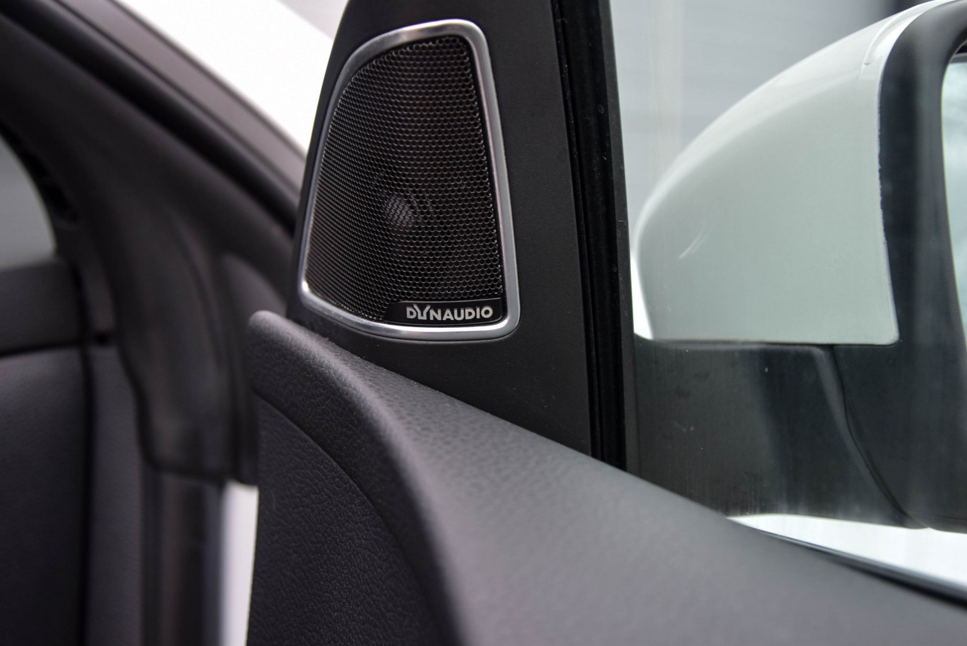 Volkswagen Golf Cabriolet 2.0 TDI Bluemotion Xenon/19''/Navi/Camera/PDC/DSG Aut6 Foto 10