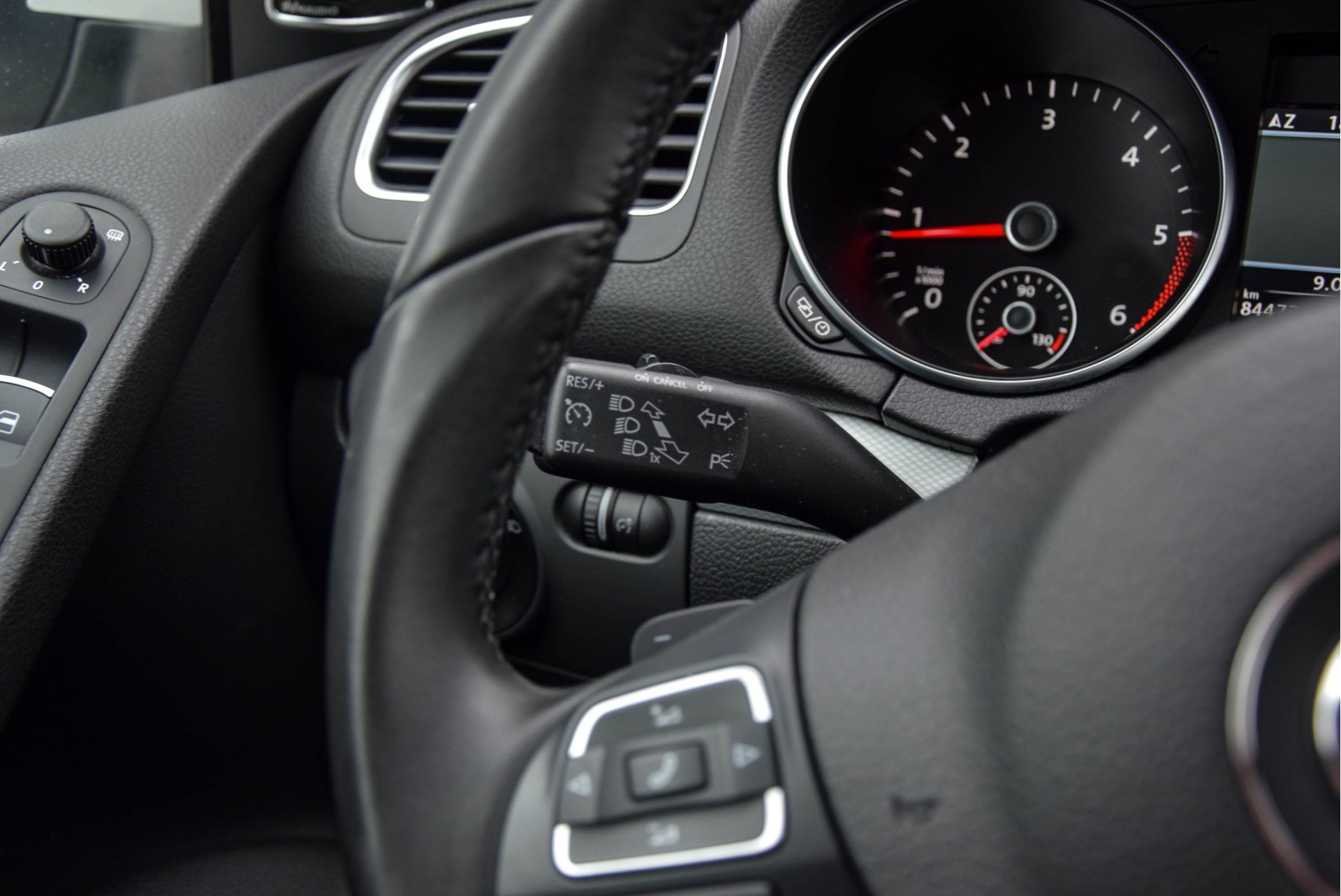 Volkswagen Golf Cabriolet 2.0 TDI Bluemotion Xenon/19''/Navi/Camera/PDC/DSG Aut6 Foto 14