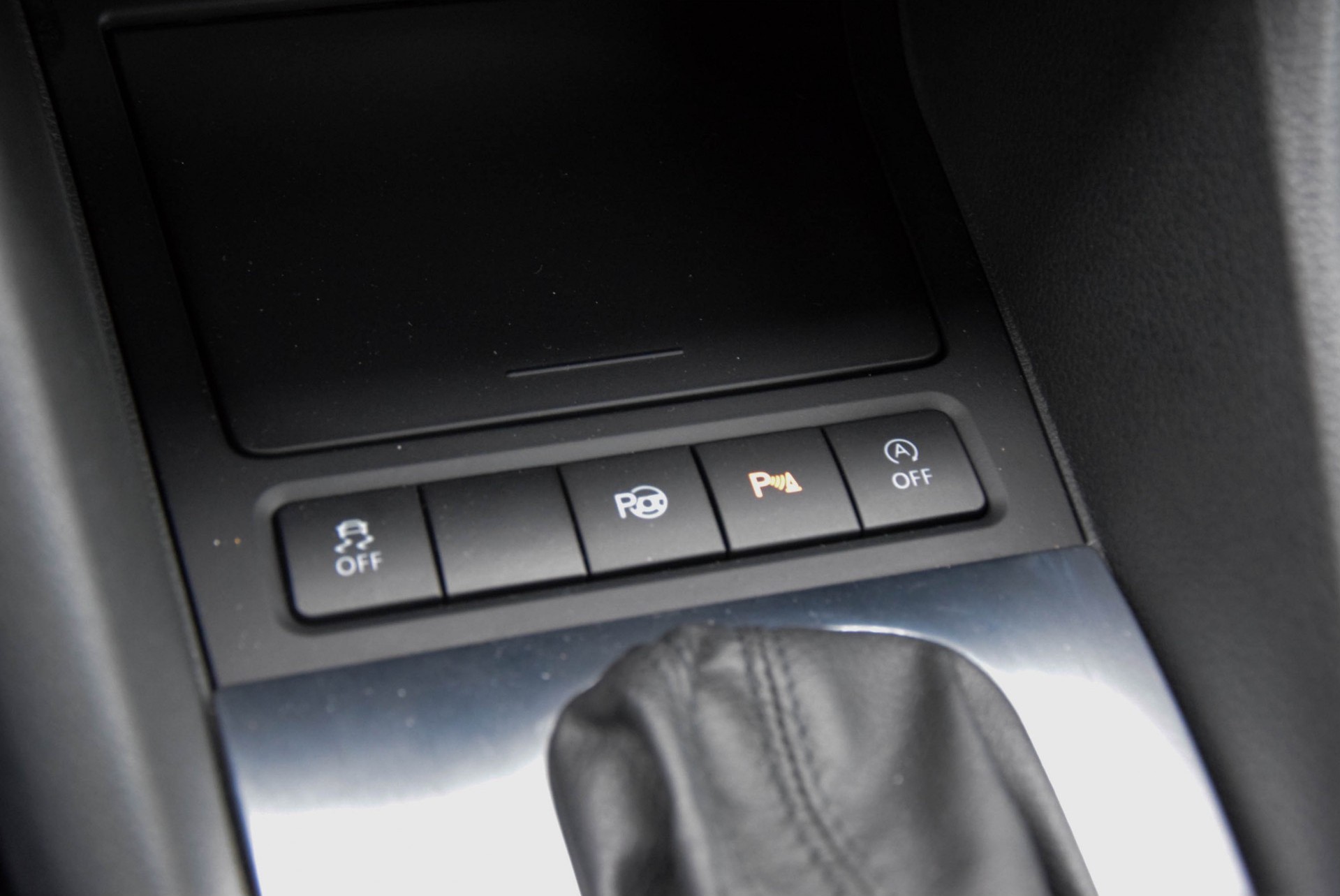 Volkswagen Golf Cabriolet 2.0 TDI Bluemotion Xenon/19''/Navi/Camera/PDC/DSG Aut6 Foto 15