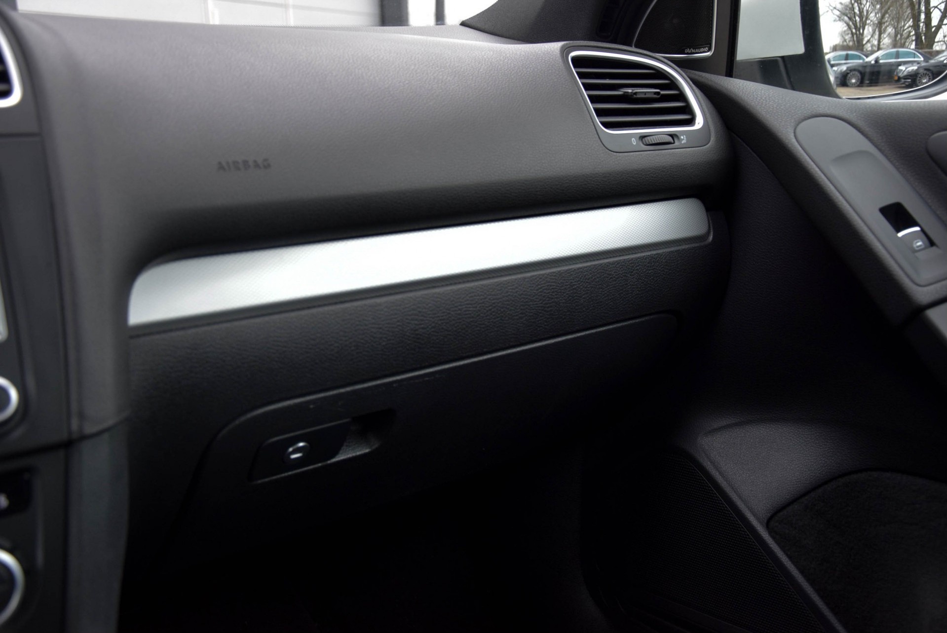 Volkswagen Golf Cabriolet 2.0 TDI Bluemotion Xenon/19''/Navi/Camera/PDC/DSG Aut6 Foto 16