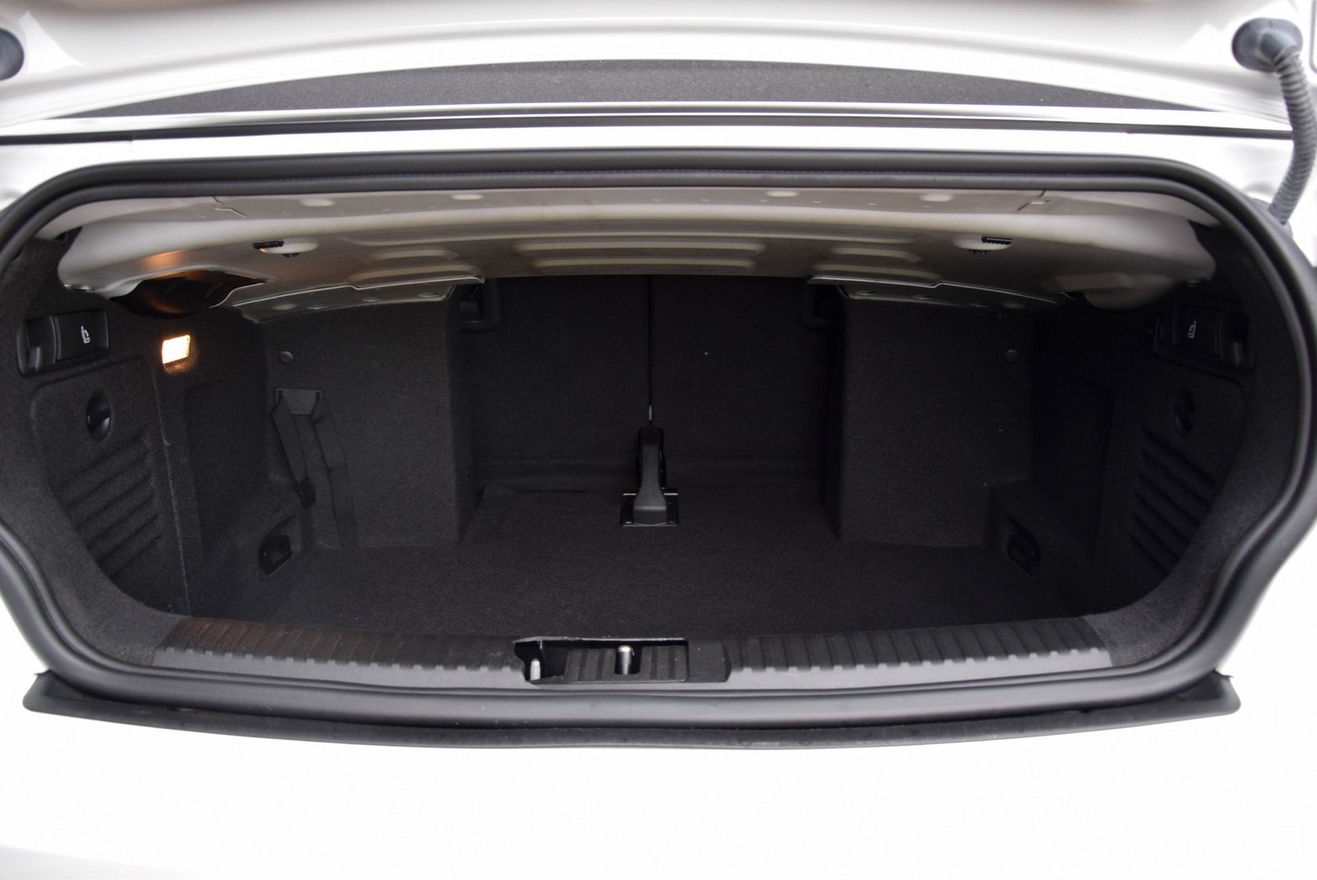 Volkswagen Golf Cabriolet 2.0 TDI Bluemotion Xenon/19''/Navi/Camera/PDC/DSG Aut6 Foto 19