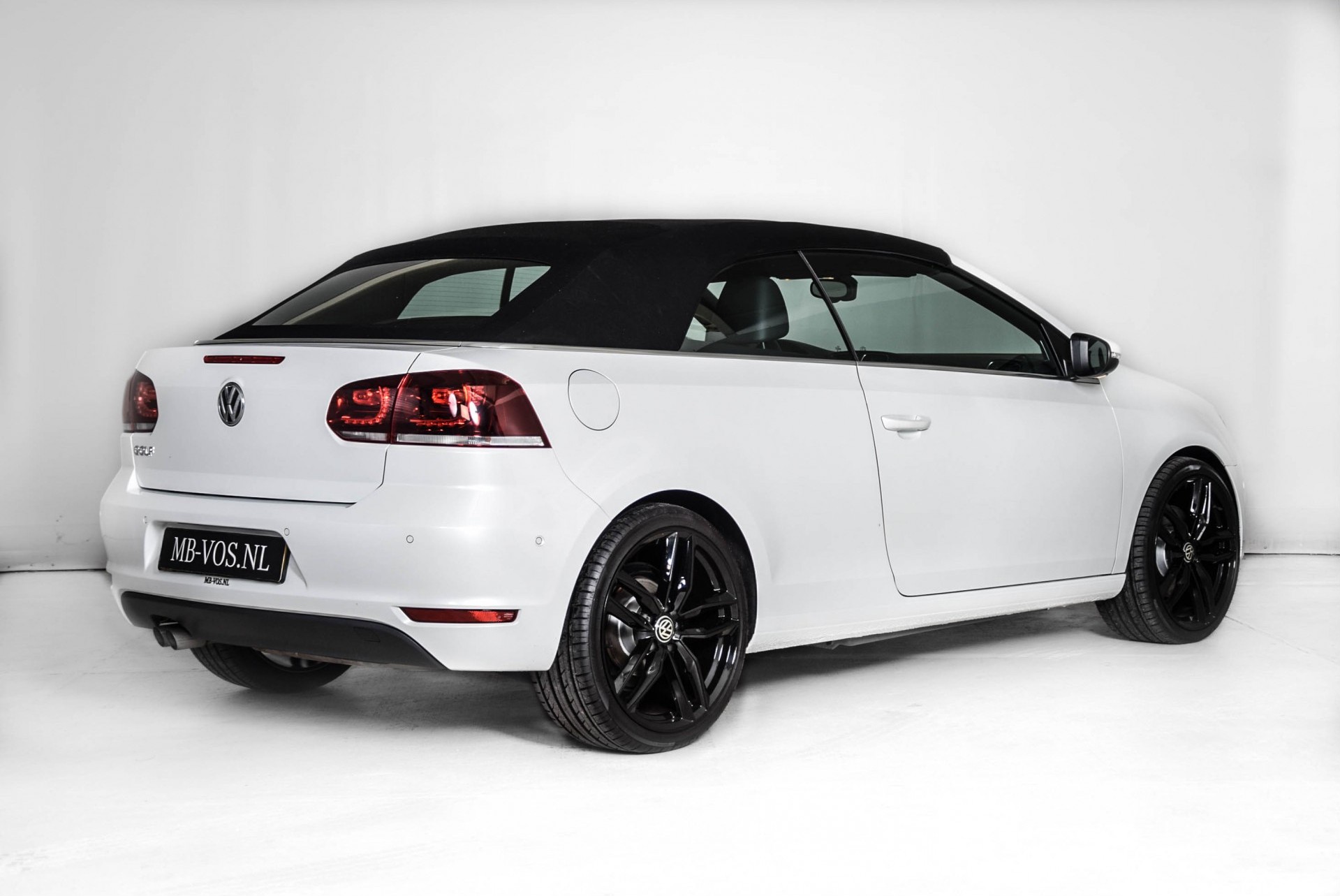 Volkswagen Golf Cabriolet 2.0 TDI Bluemotion Xenon/19''/Navi/Camera/PDC/DSG Aut6 Foto 2