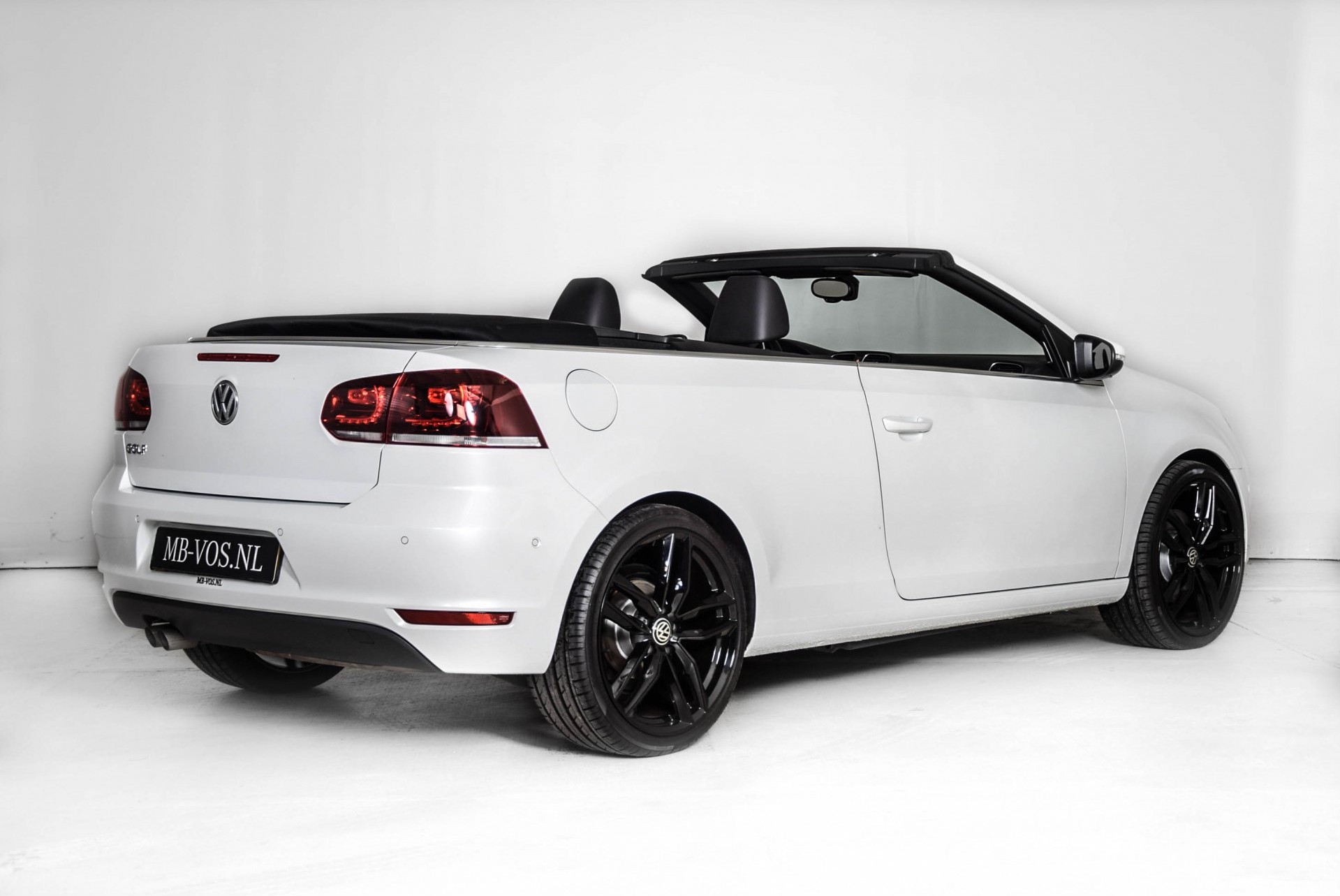 Volkswagen Golf Cabriolet 2.0 TDI Bluemotion Xenon/19''/Navi/Camera/PDC/DSG Aut6 Foto 4