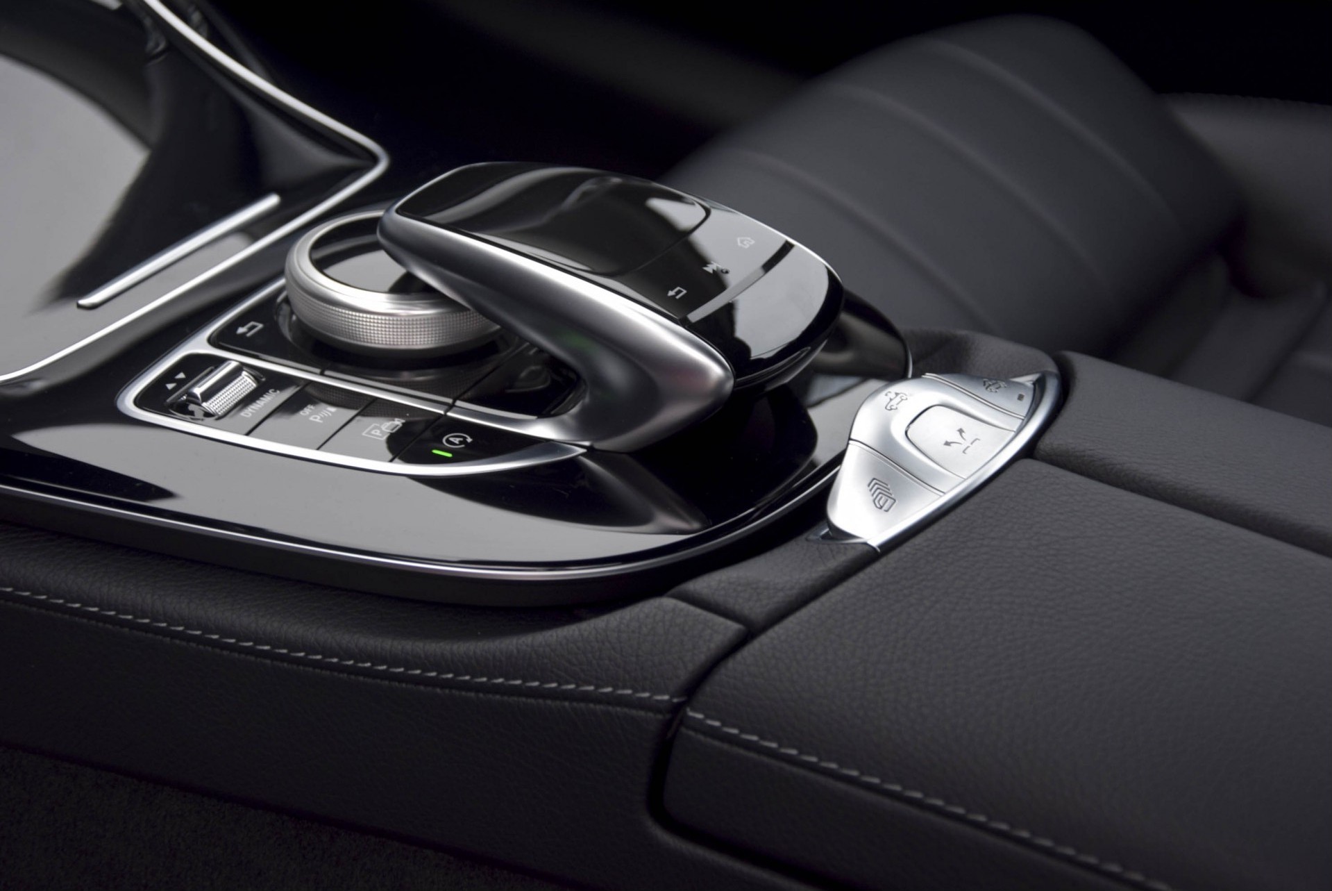 Mercedes-Benz E-Klasse Cabrio 200 Premium Plus Foto 18