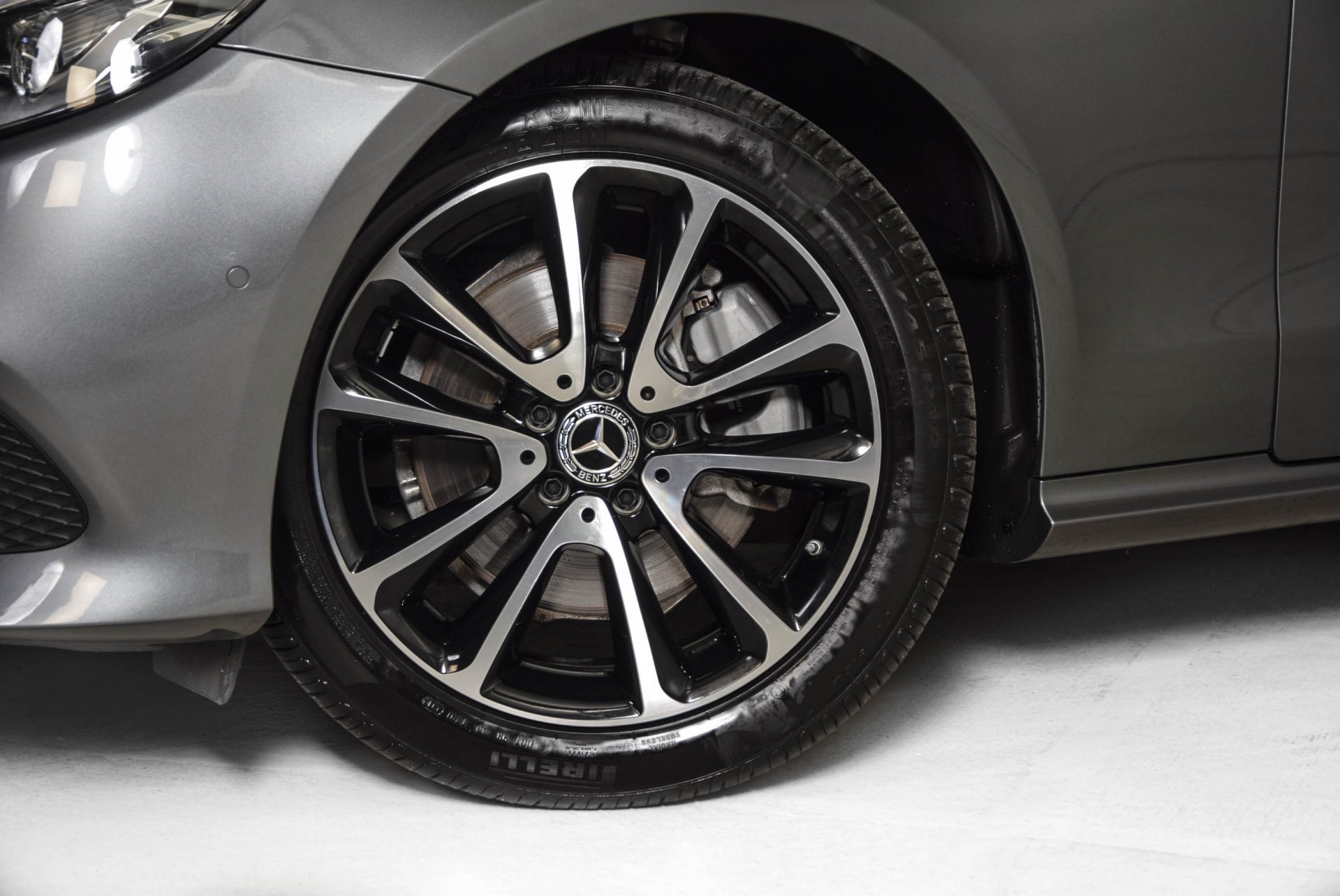 Mercedes-Benz E-Klasse Cabrio 200 Premium Plus Foto 22