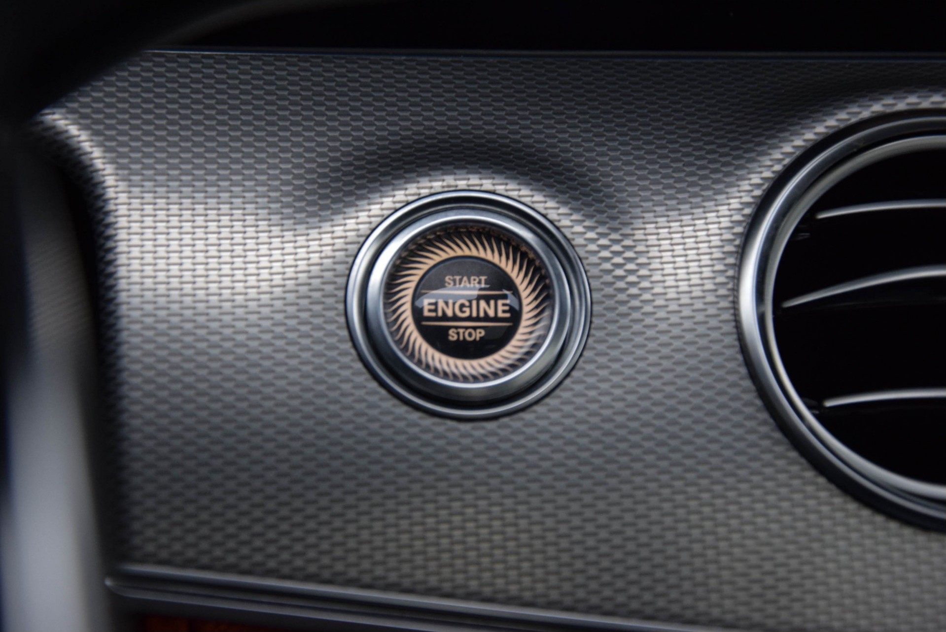 Mercedes-Benz E-Klasse AMG E63 S 4M+ Designo/Night/Massage/Distronic/Pano/360/Keyless/Burmester/Standkachel Aut9 Foto 16