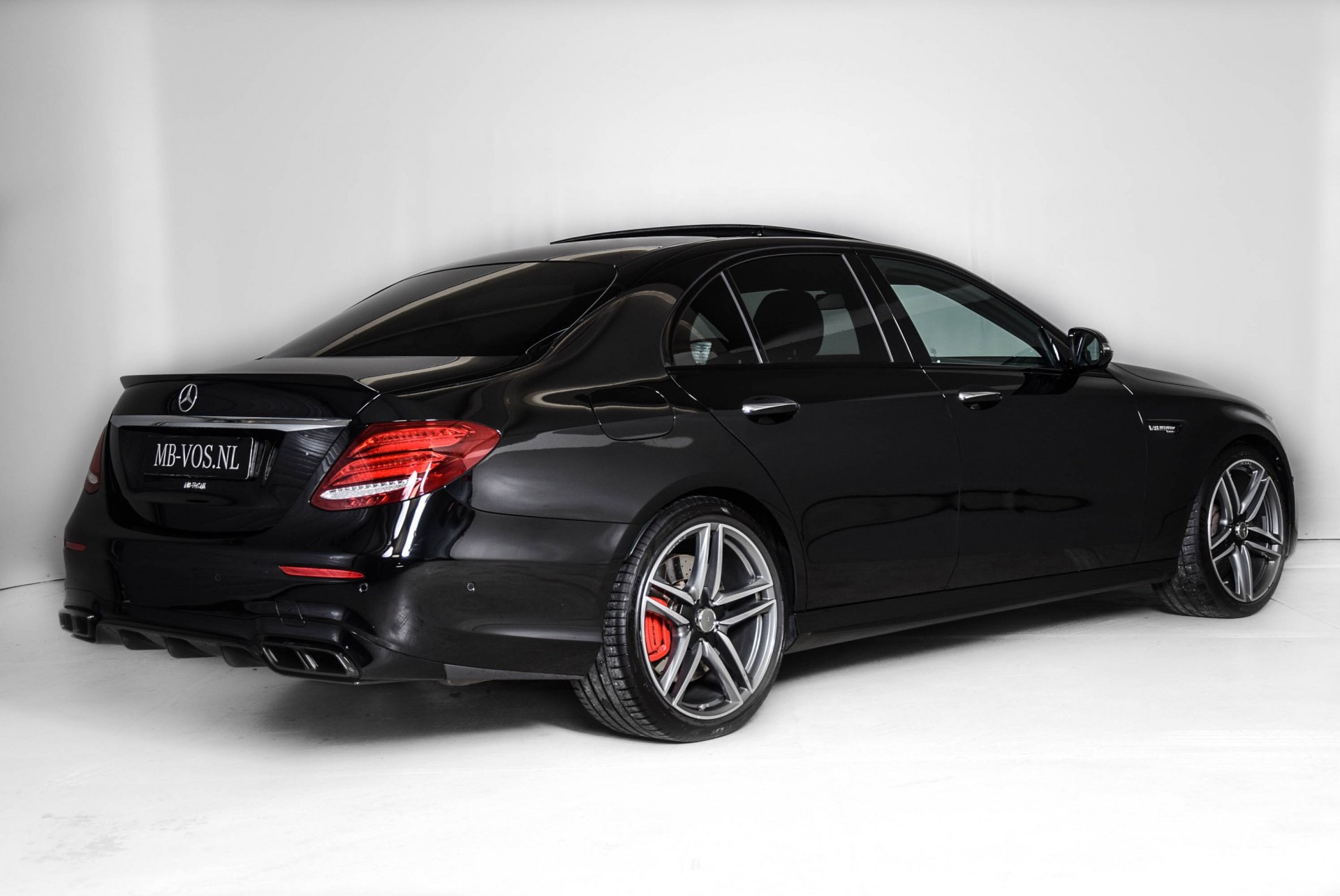 Mercedes-Benz E-Klasse AMG E63 S 4M+ Designo/Night/Massage/Distronic/Pano/360/Keyless/Burmester/Standkachel Aut9 Foto 2