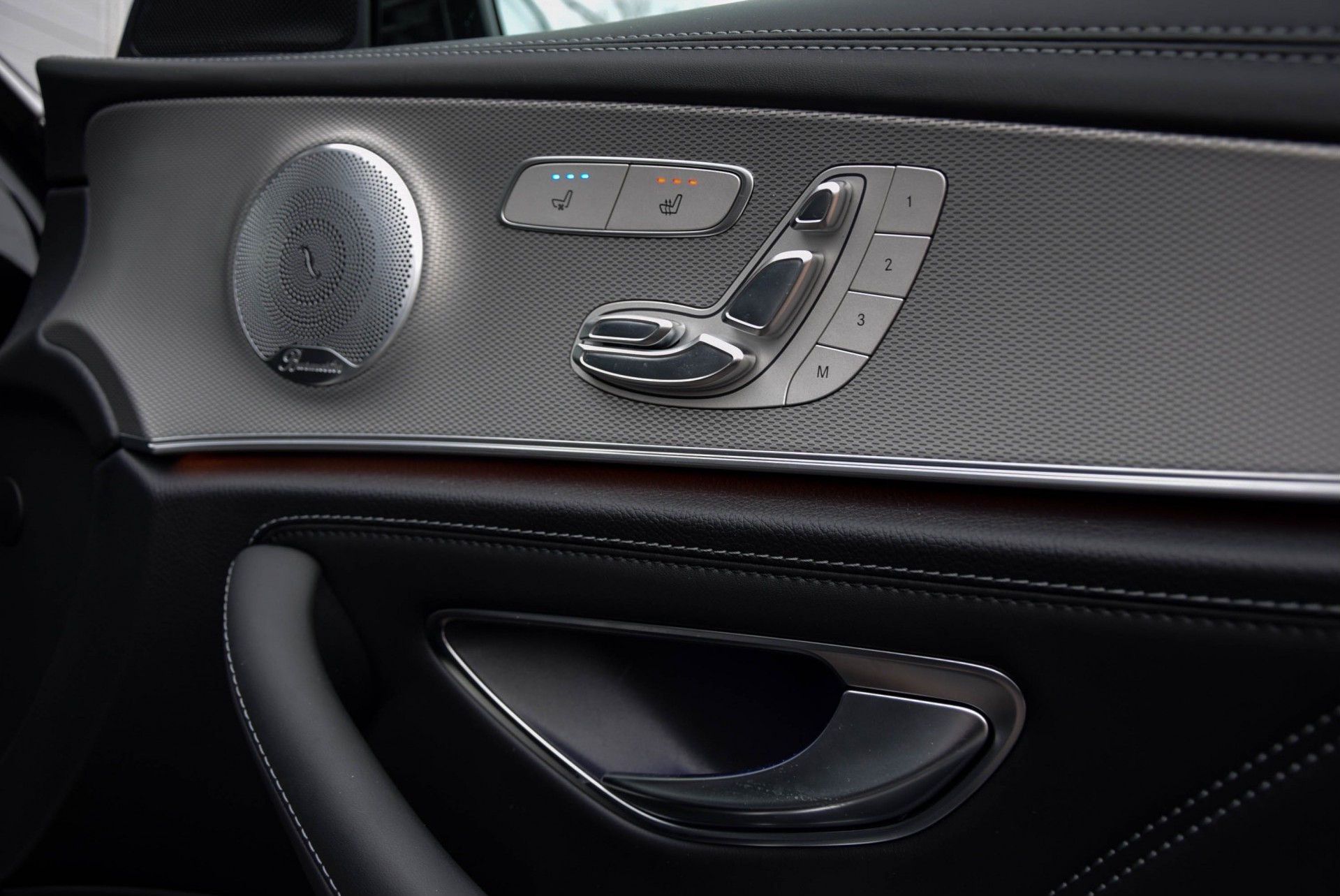 Mercedes-Benz E-Klasse AMG E63 S 4M+ Designo/Night/Massage/Distronic/Pano/360/Keyless/Burmester/Standkachel Aut9 Foto 21