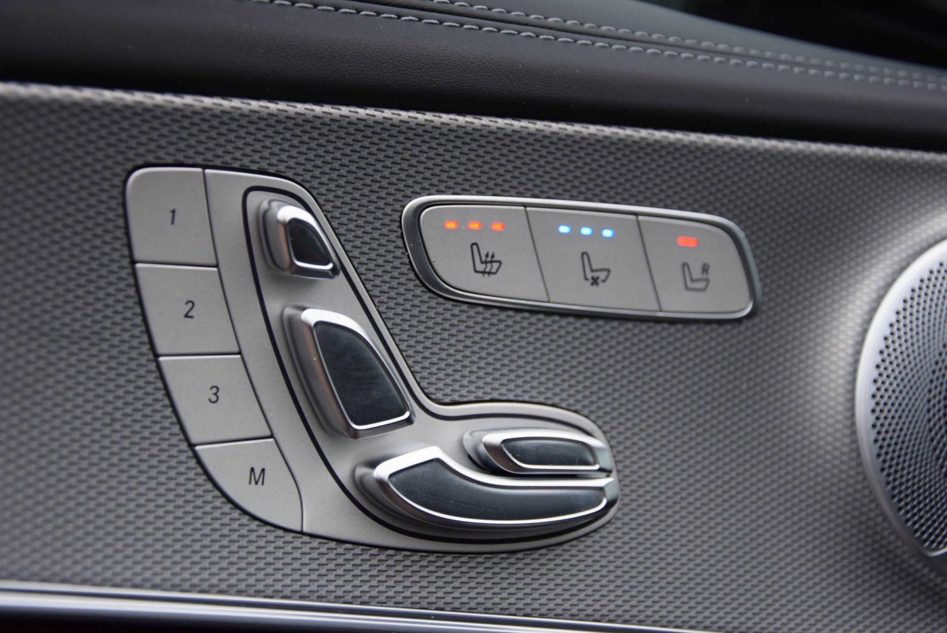 Mercedes-Benz E-Klasse AMG E63 S 4M+ Designo/Night/Massage/Distronic/Pano/360/Keyless/Burmester/Standkachel Aut9 Foto 8