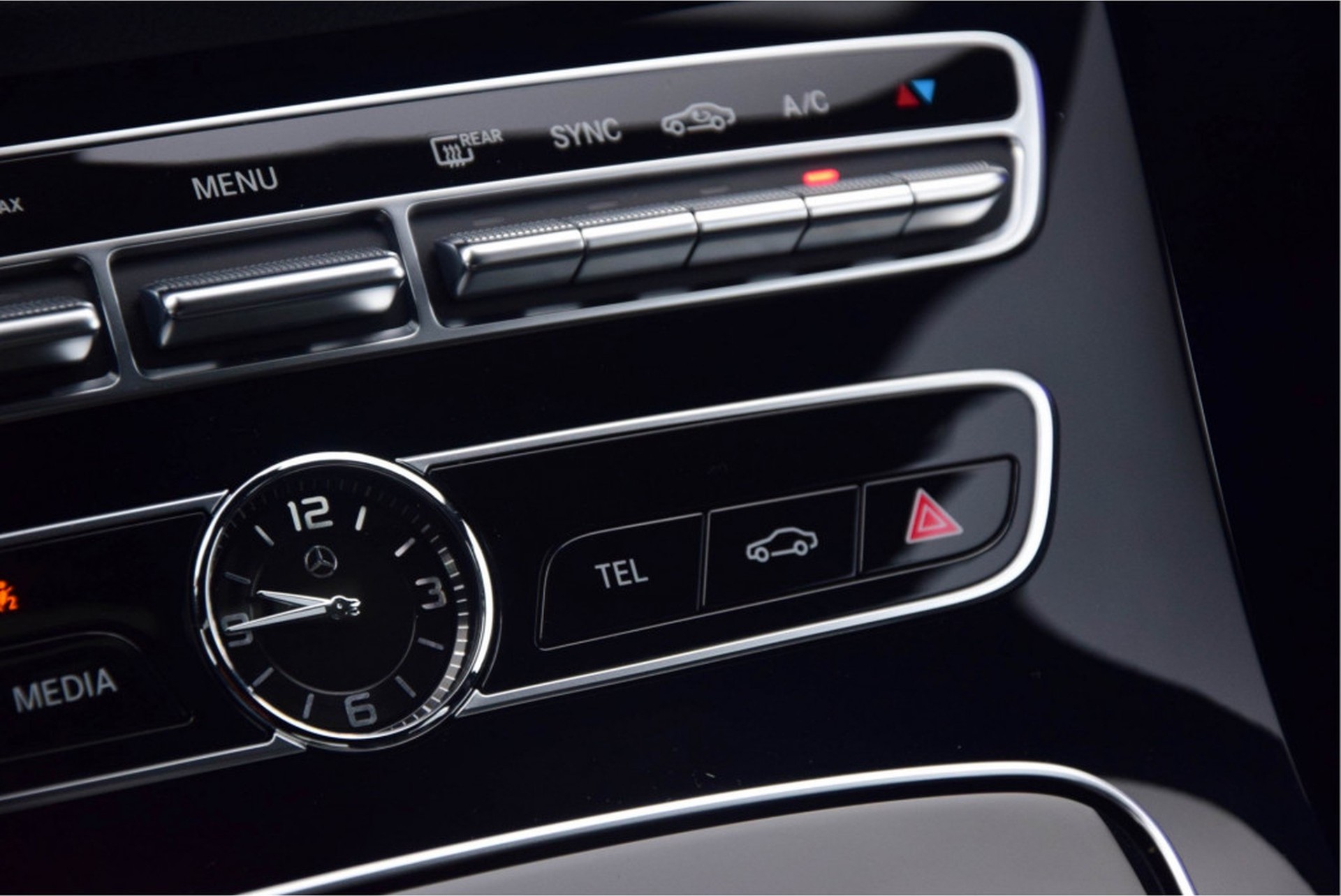 Mercedes-Benz E-Klasse 350d AMG Luchtvering/Distronic/Burmester/Keyless/Nappa Aut9 Foto 12