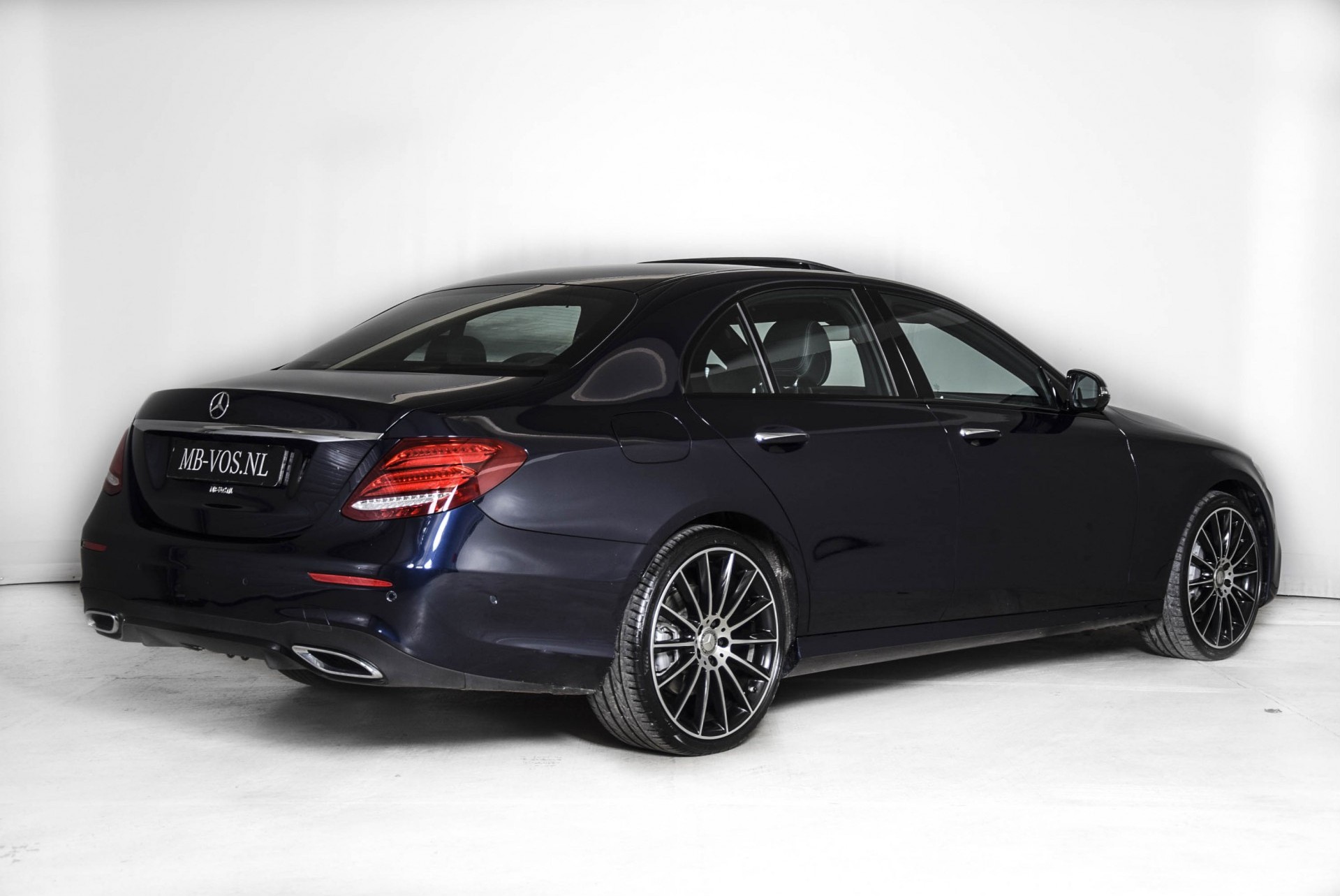 Mercedes-Benz E-Klasse 350d AMG Luchtvering/Distronic/Burmester/Keyless/Nappa Aut9 Foto 2