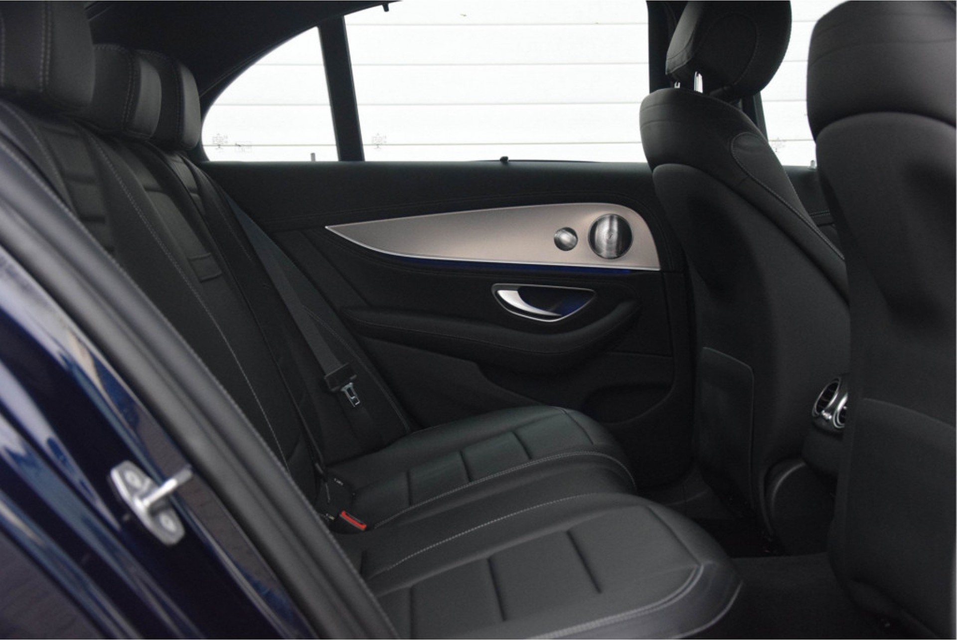 Mercedes-Benz E-Klasse 350d AMG Luchtvering/Distronic/Burmester/Keyless/Nappa Aut9 Foto 4