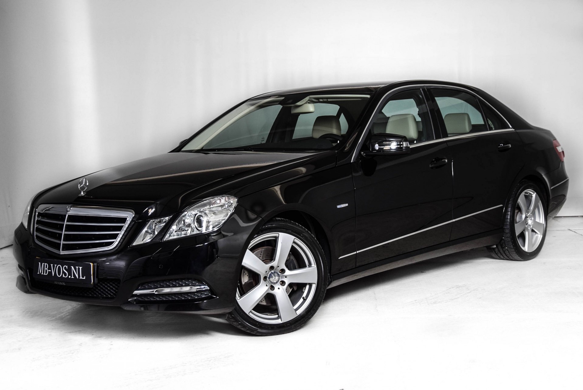Mercedes-Benz E-Klasse 200 CGI Sport Leer/Comand/Entertainment/ILS Aut7 Foto 1