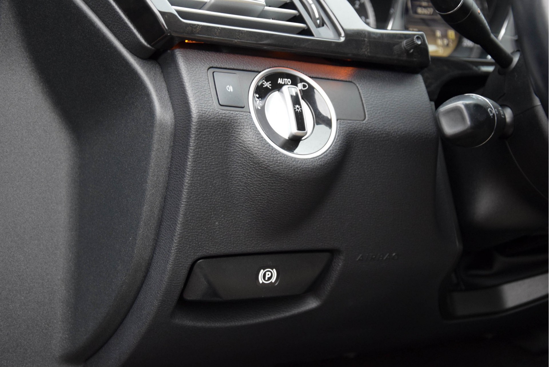 Mercedes-Benz E-Klasse 200 CGI Sport Leer/Comand/Entertainment/ILS Aut7 Foto 10