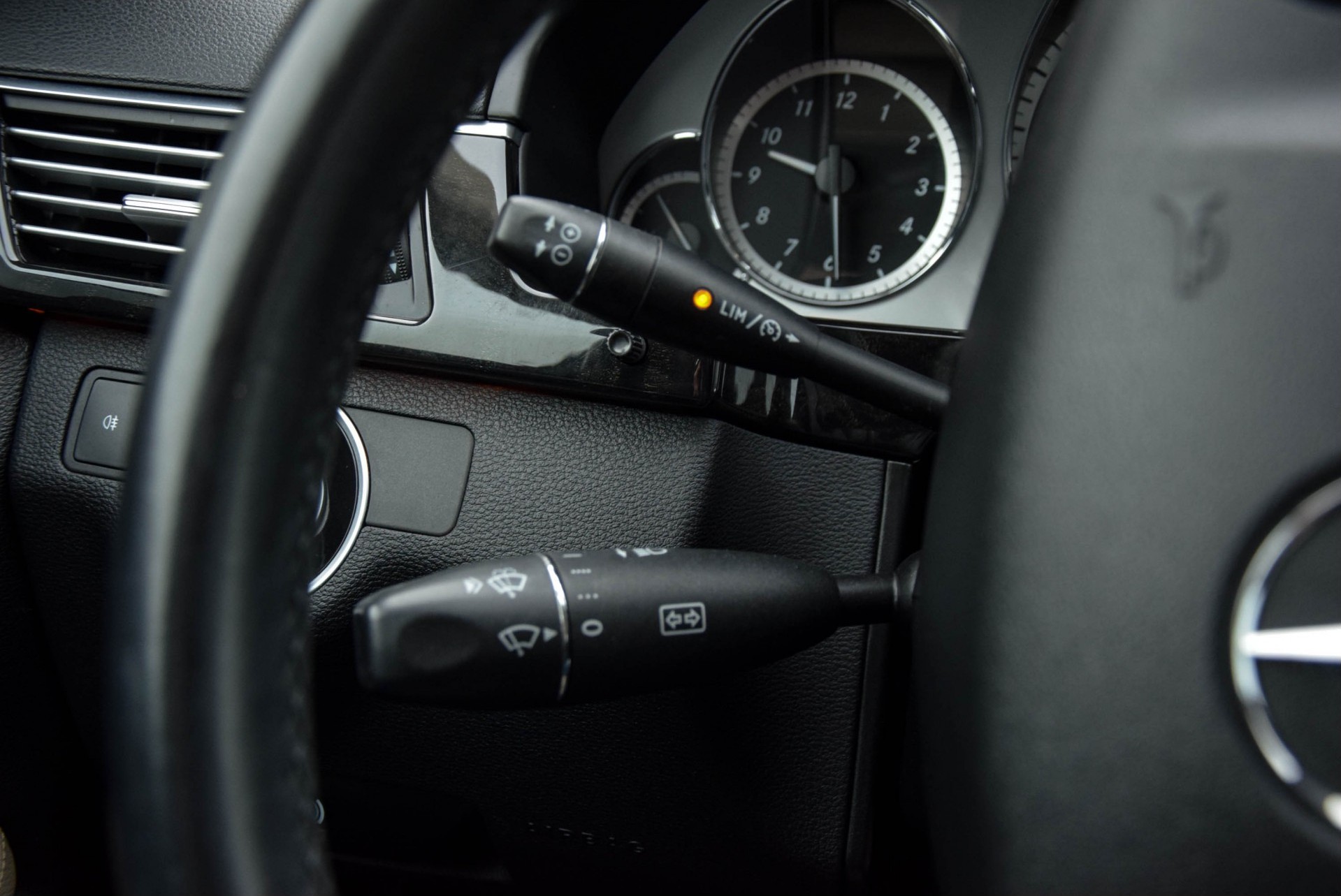 Mercedes-Benz E-Klasse 200 CGI Sport Leer/Comand/Entertainment/ILS Aut7 Foto 11