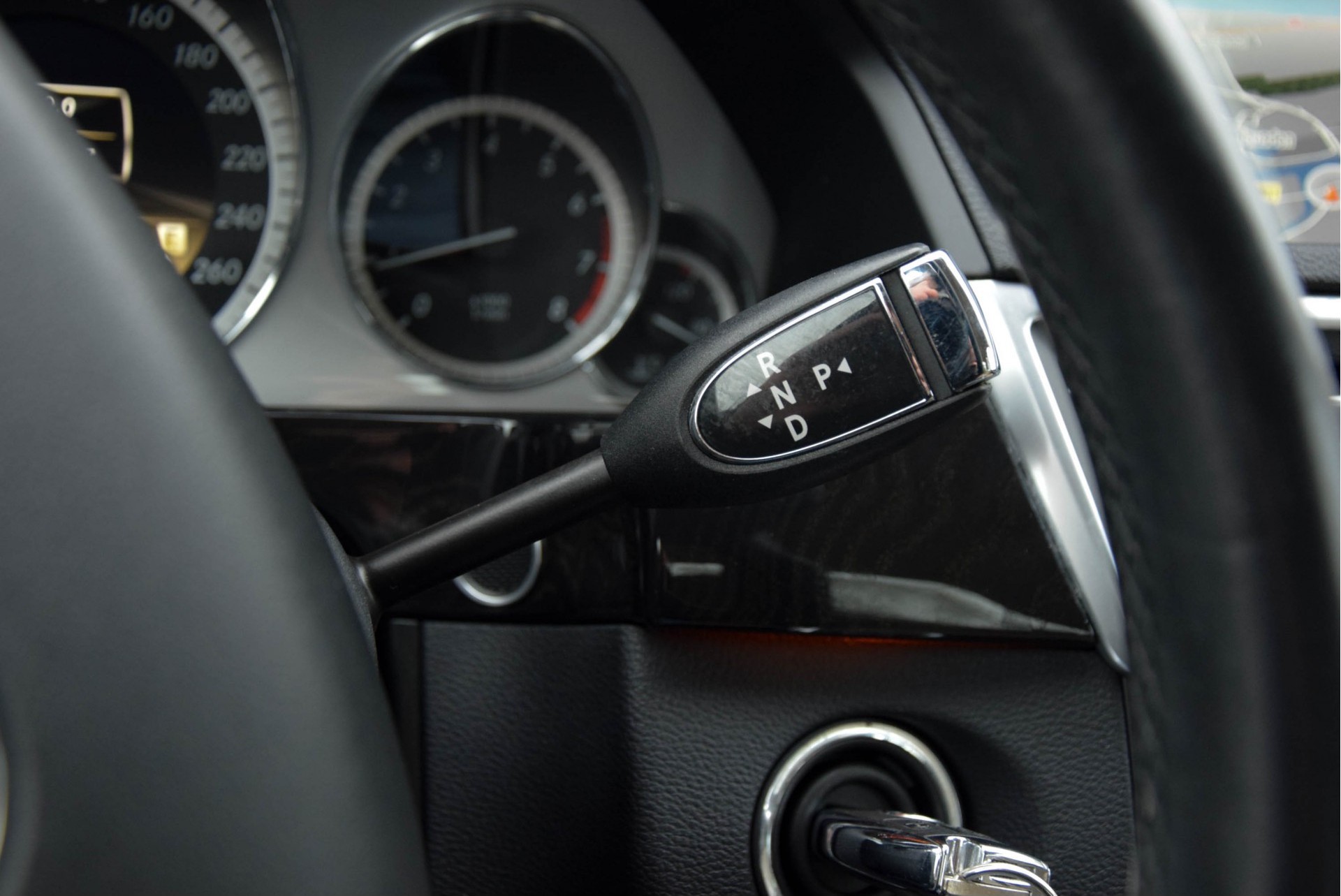 Mercedes-Benz E-Klasse 200 CGI Sport Leer/Comand/Entertainment/ILS Aut7 Foto 13