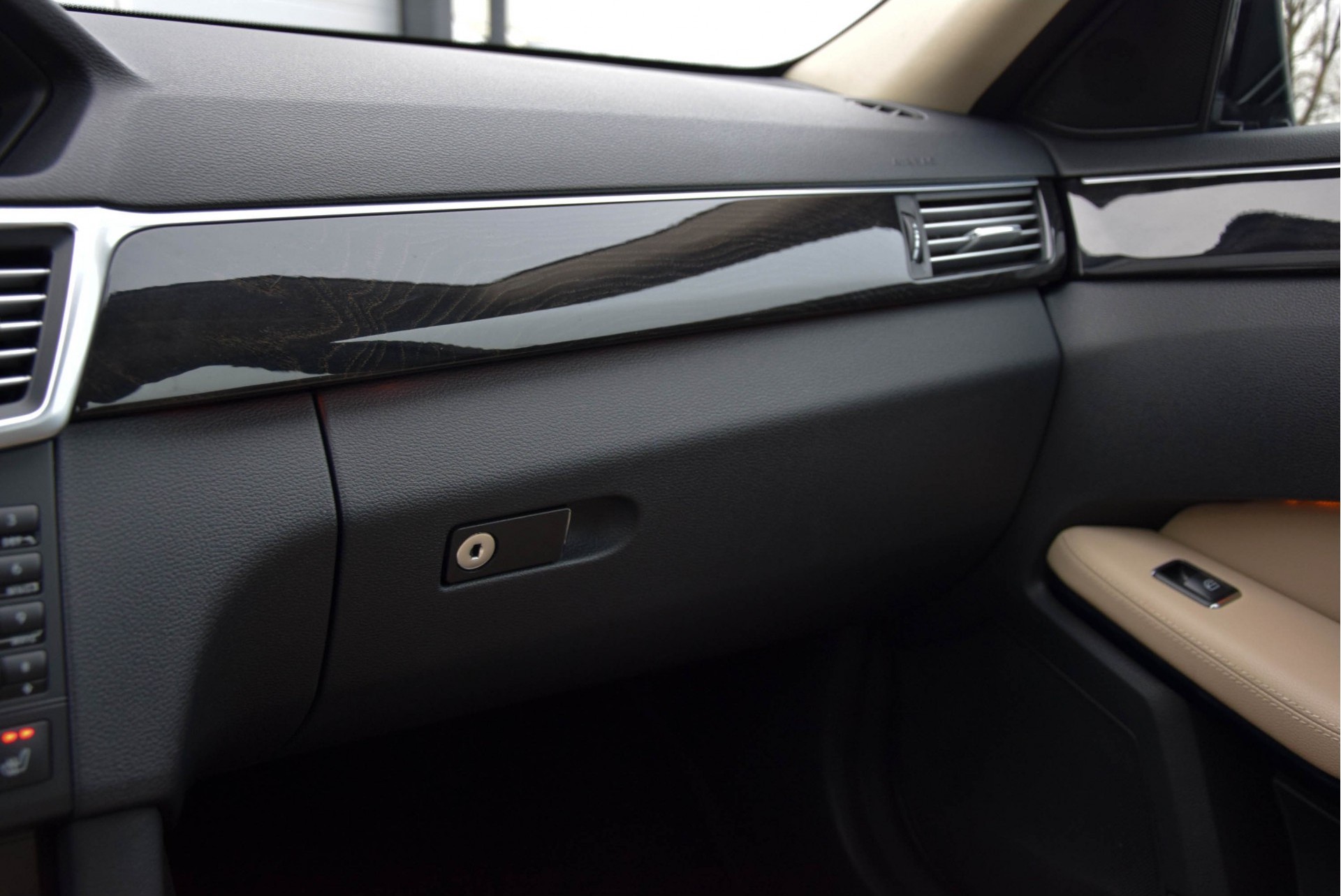 Mercedes-Benz E-Klasse 200 CGI Sport Leer/Comand/Entertainment/ILS Aut7 Foto 18