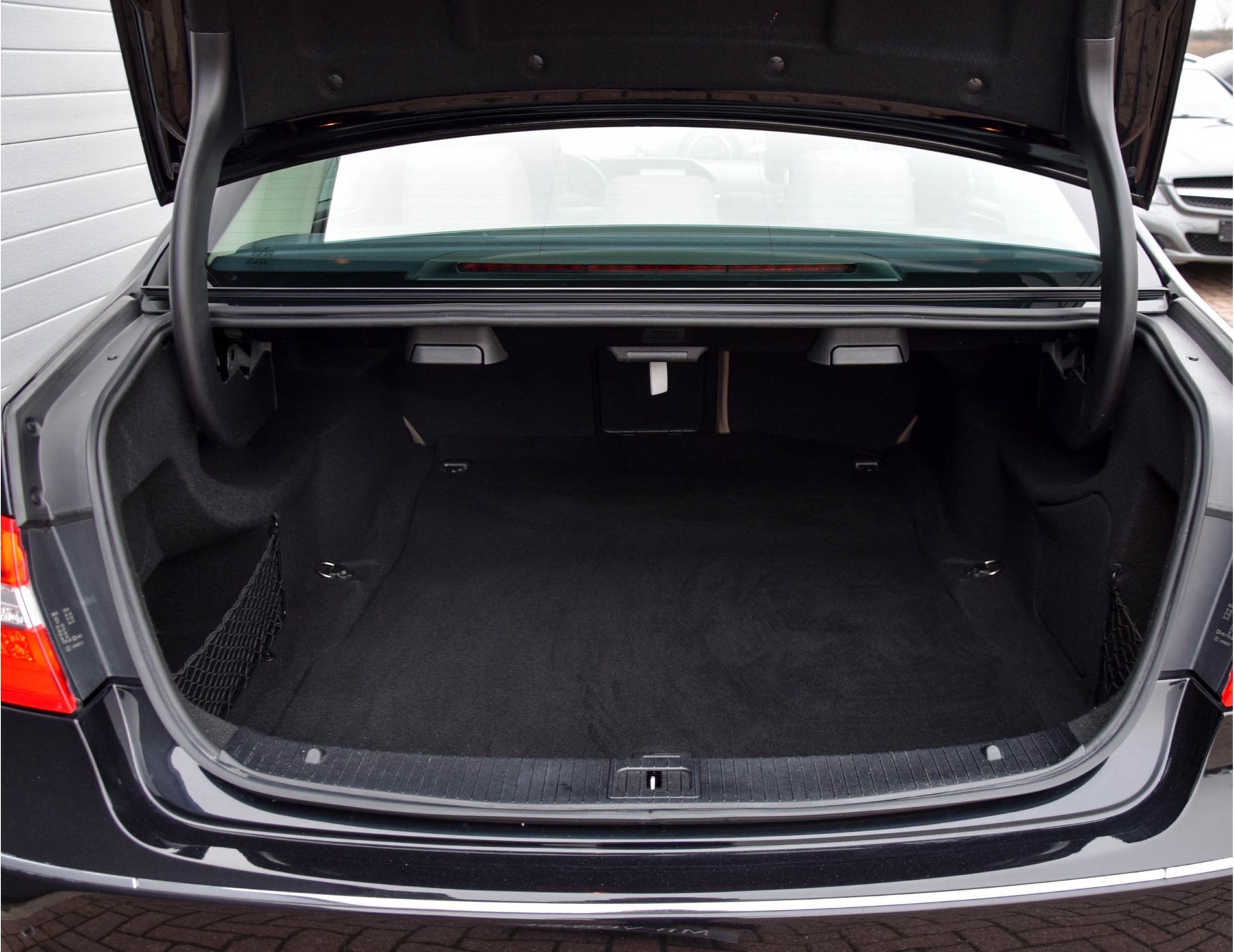 Mercedes-Benz E-Klasse 200 CGI Sport Leer/Comand/Entertainment/ILS Aut7 Foto 21