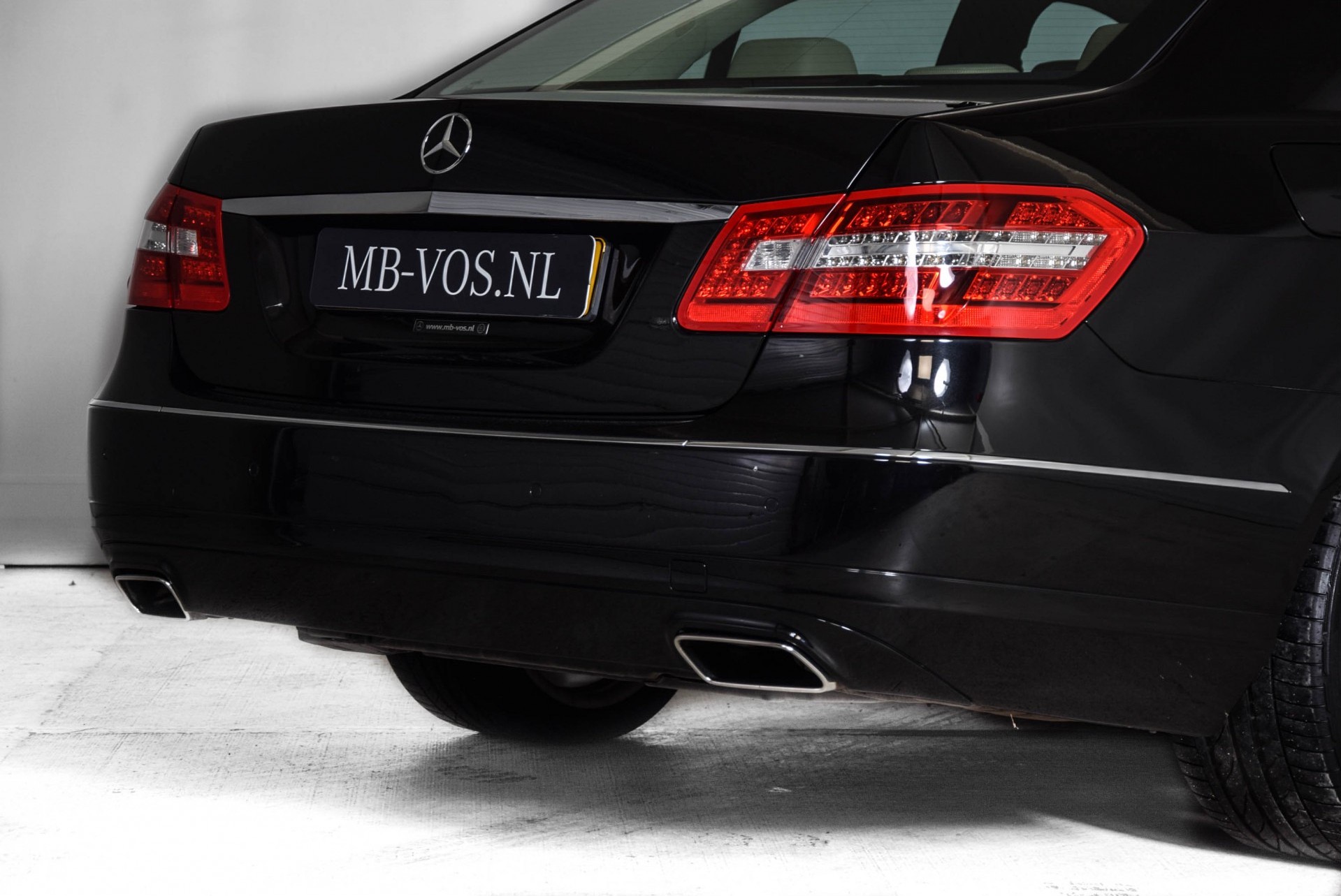 Mercedes-Benz E-Klasse 200 CGI Sport Leer/Comand/Entertainment/ILS Aut7 Foto 24